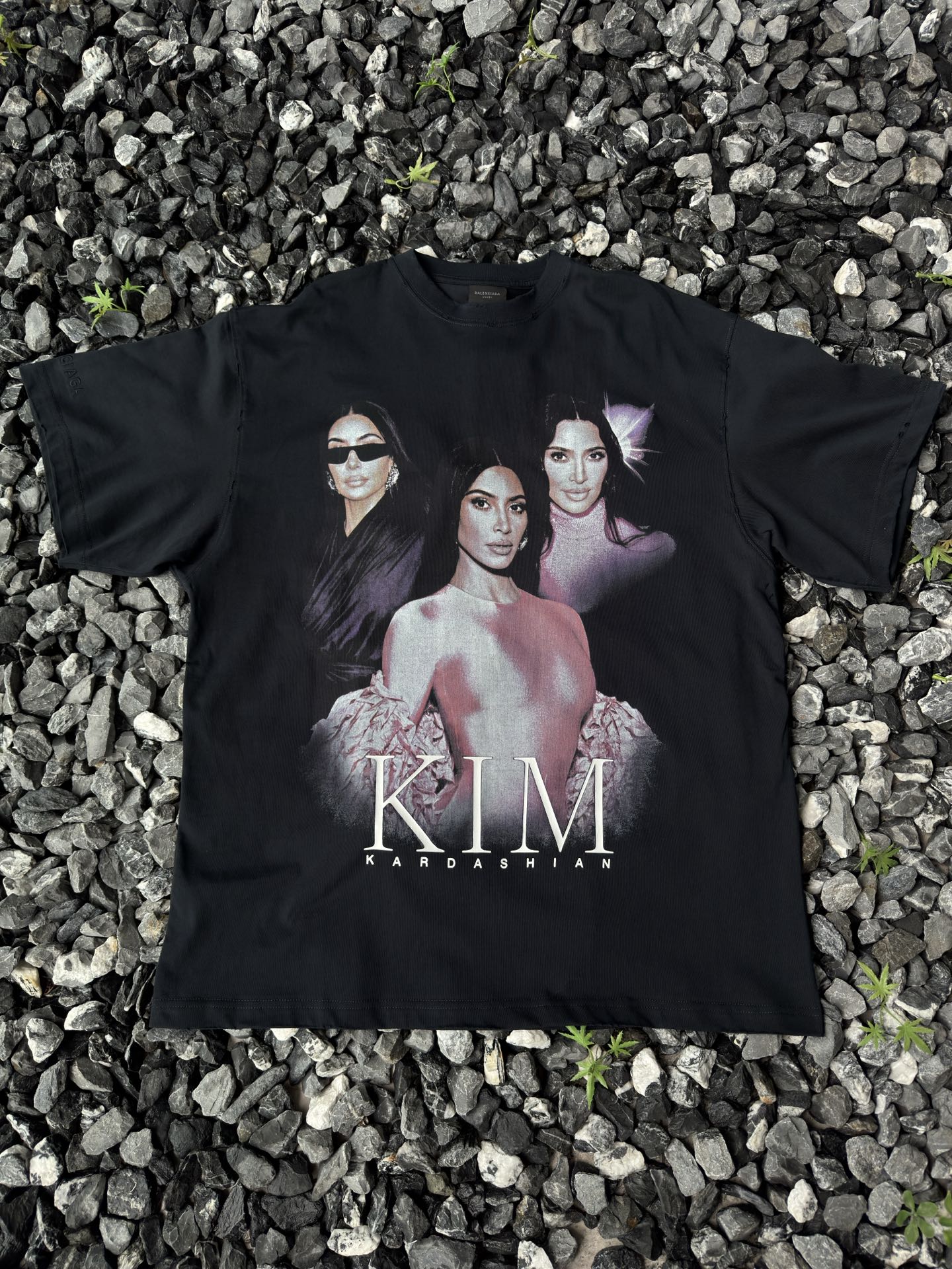 2025 Balenciaga “Kardashian Portrait” Tee: Key Features and Fabrication Details