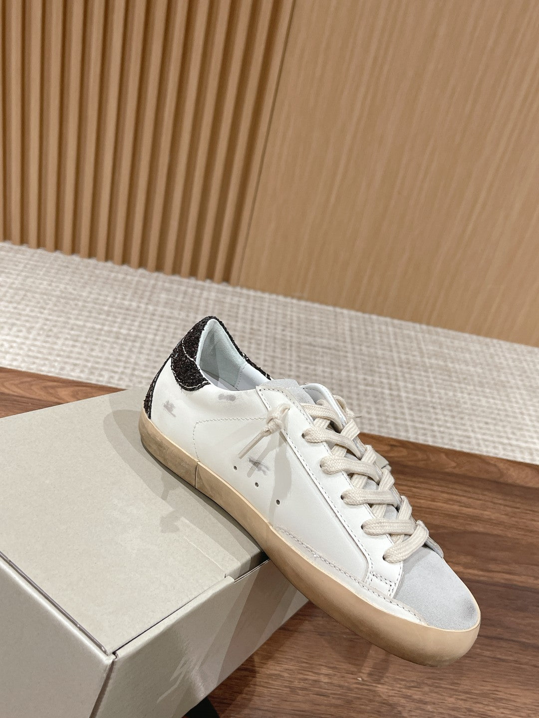 LuxluxHouse Best Quality Shoes Golden Goose