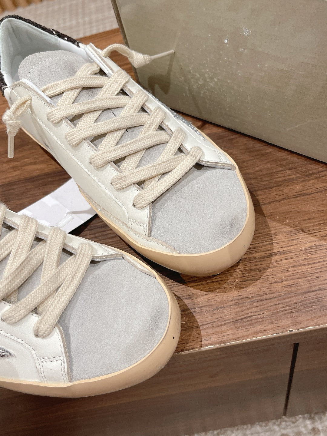 LuxluxHouse Best Quality Shoes Golden Goose