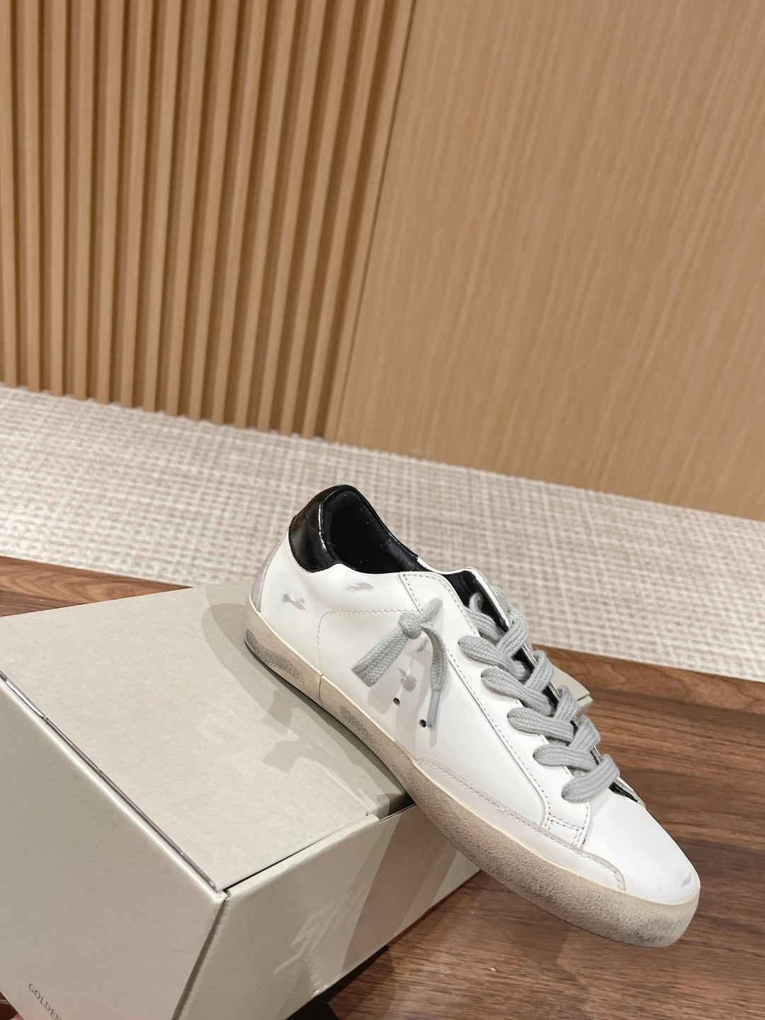 LuxluxHouse Best Quality Shoes Golden Goose