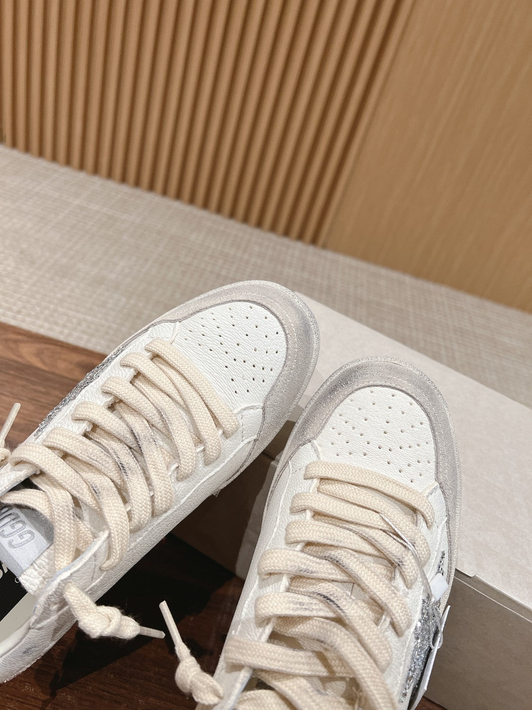 LuxluxHouse Best Quality Shoes Golden Goose