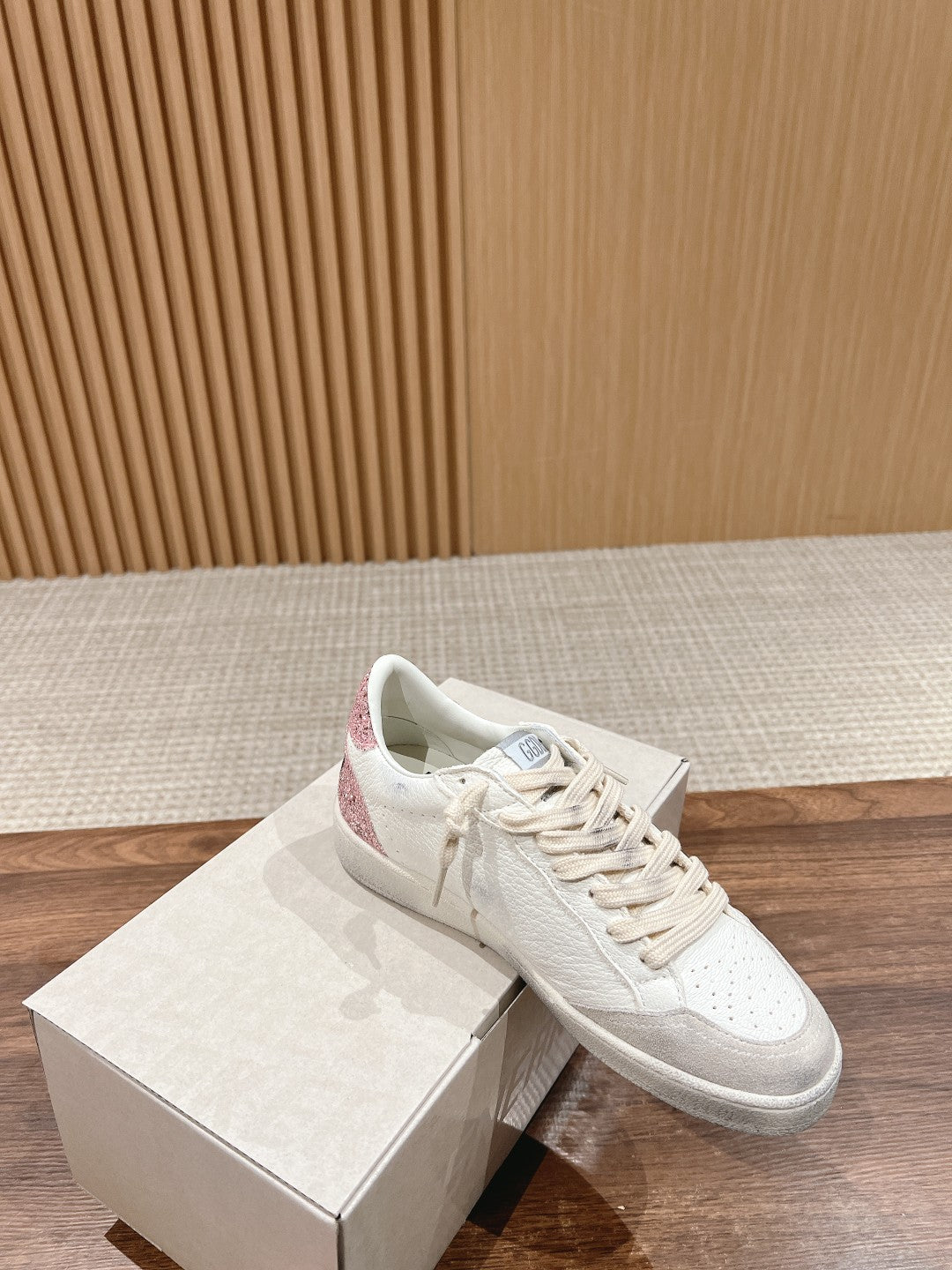 LuxluxHouse Best Quality Shoes Golden Goose