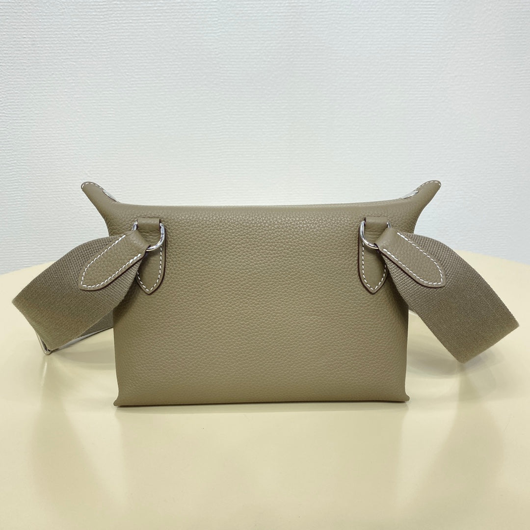 LuxluxHouse Best Quality Bags Women Men Hermes