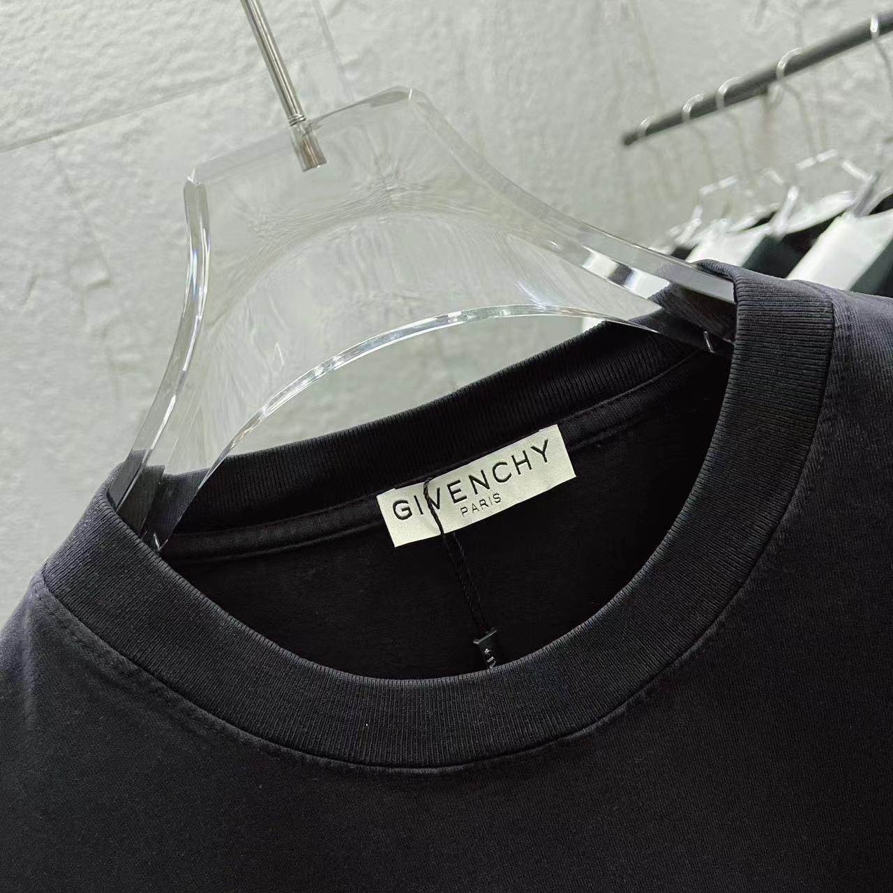 LuxluxHouse Best Quality Clothes Givenchy T-shirt