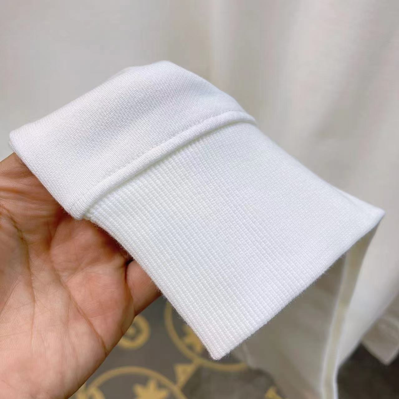 LuxluxHouse Best Quality Clothes Balenciaga Hoodie & Sweater