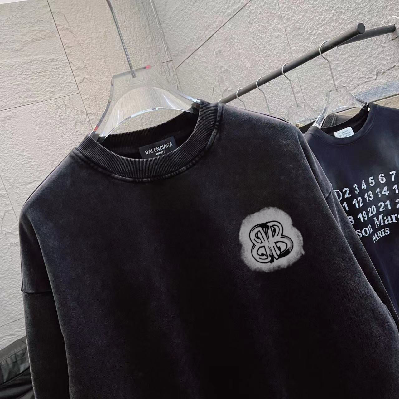 LuxluxHouse Best Quality Clothes Balenciaga Hoodie & Sweater
