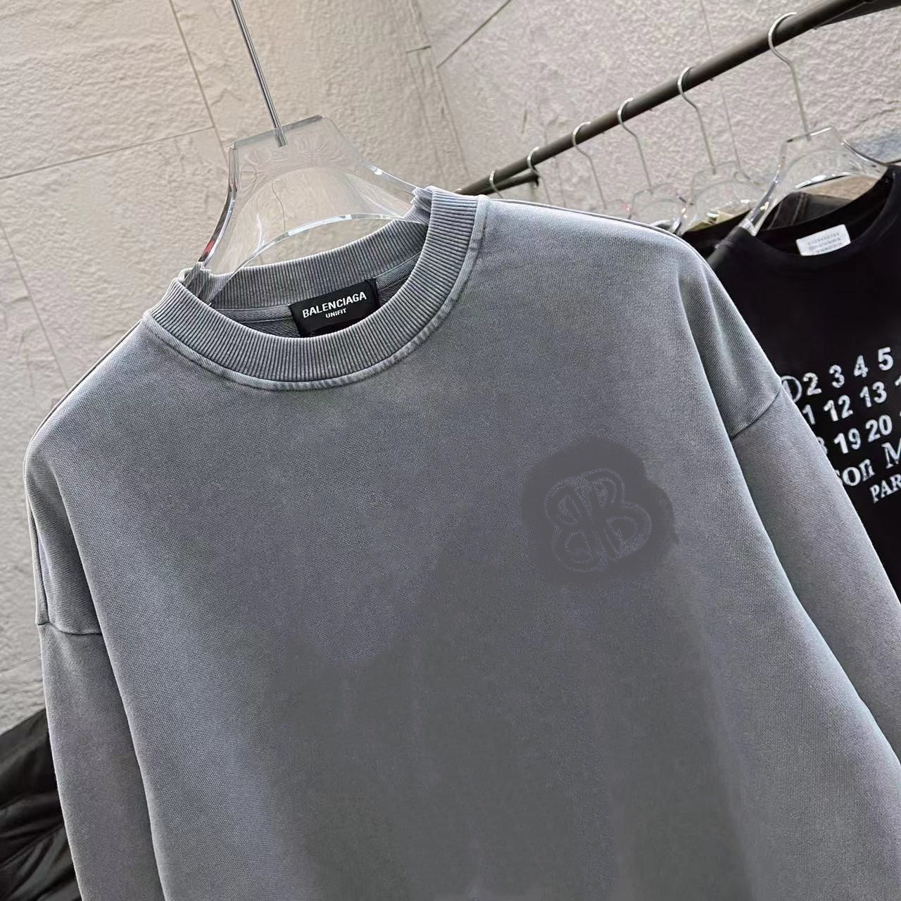 LuxluxHouse Best Quality Clothes Balenciaga Hoodie & Sweater