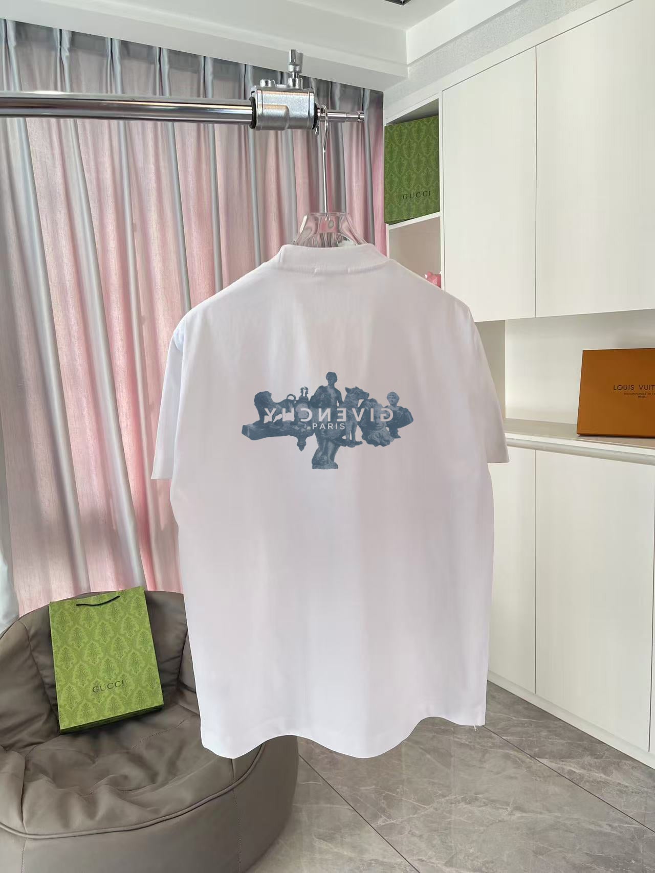 LuxluxHouse Best Quality Clothes Givenchy T-shirt