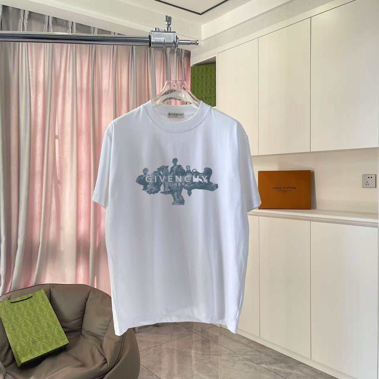 LuxluxHouse Best Quality Clothes Givenchy T-shirt