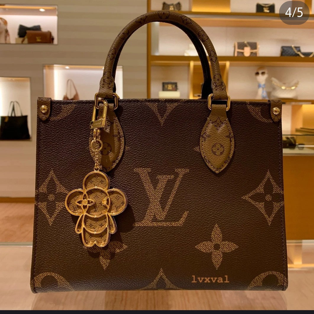 LuxluxHouse Best Quality Accessories Keychain Louis Vuitton