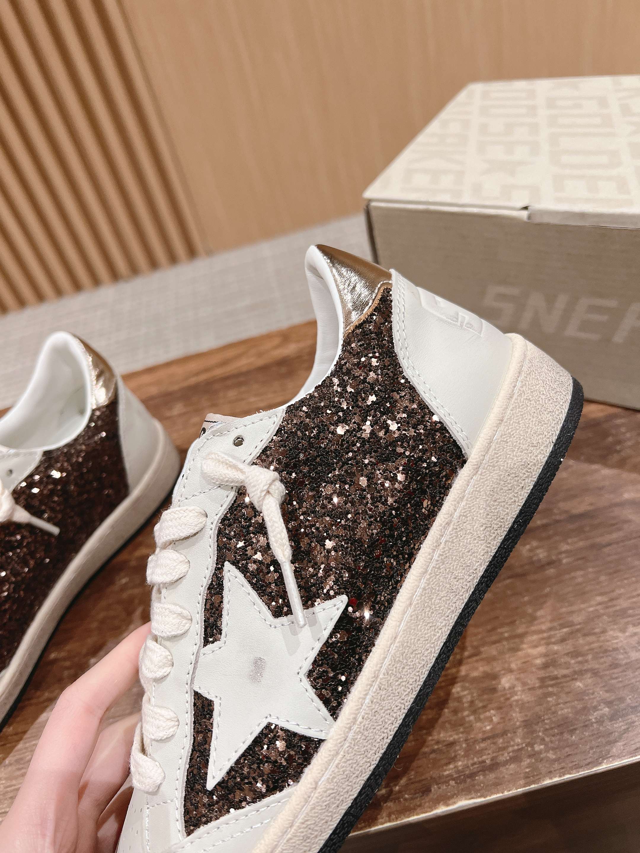 LuxluxHouse Best Quality Shoes Golden Goose