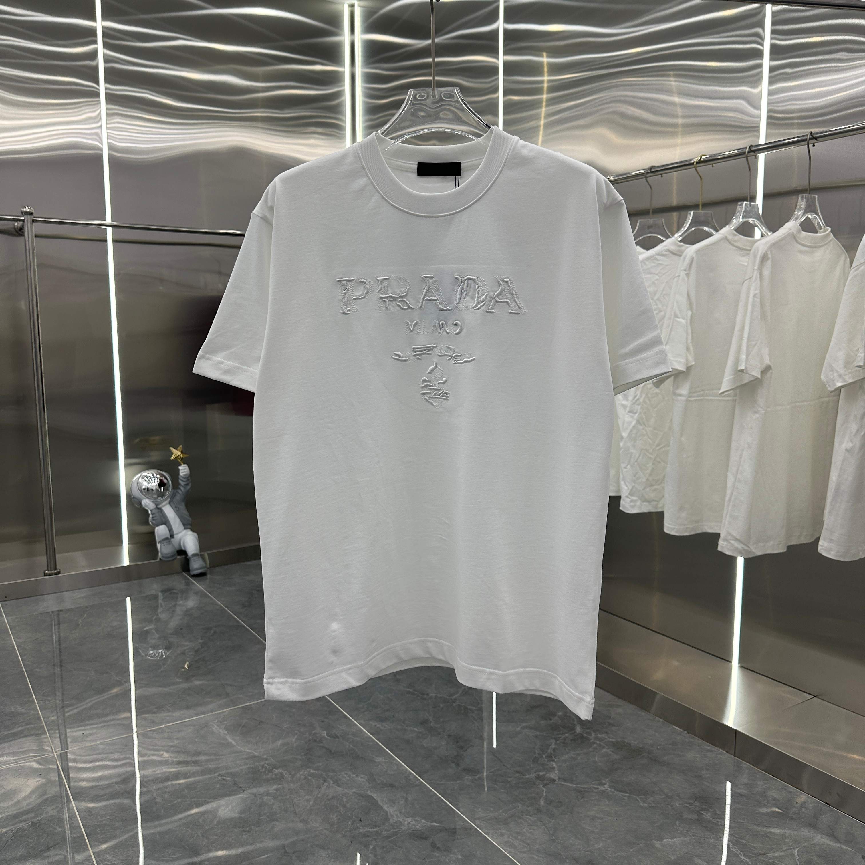 LuxluxHouse Best Quality Clothes T-shirt Prada
