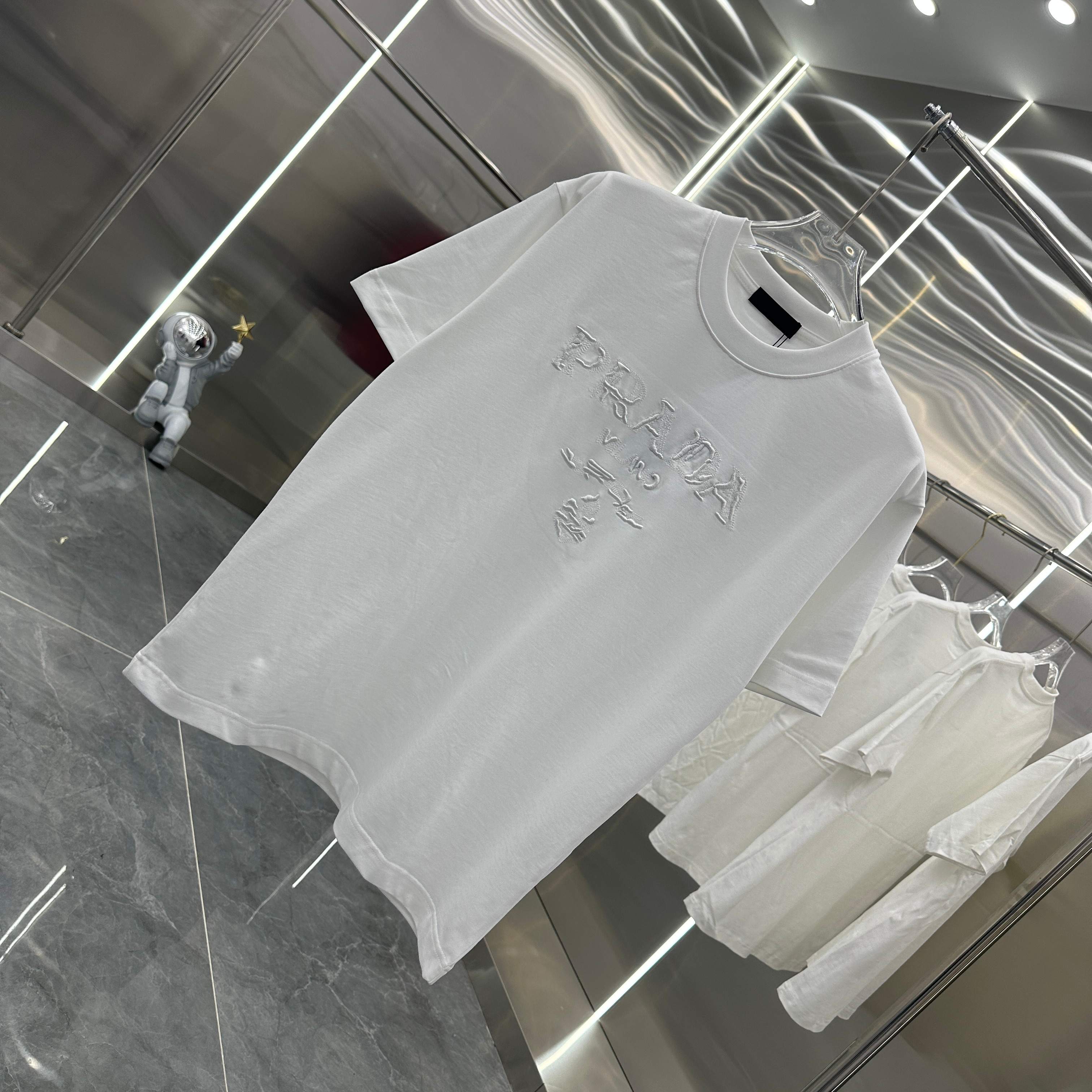 LuxluxHouse Best Quality Clothes T-shirt Prada