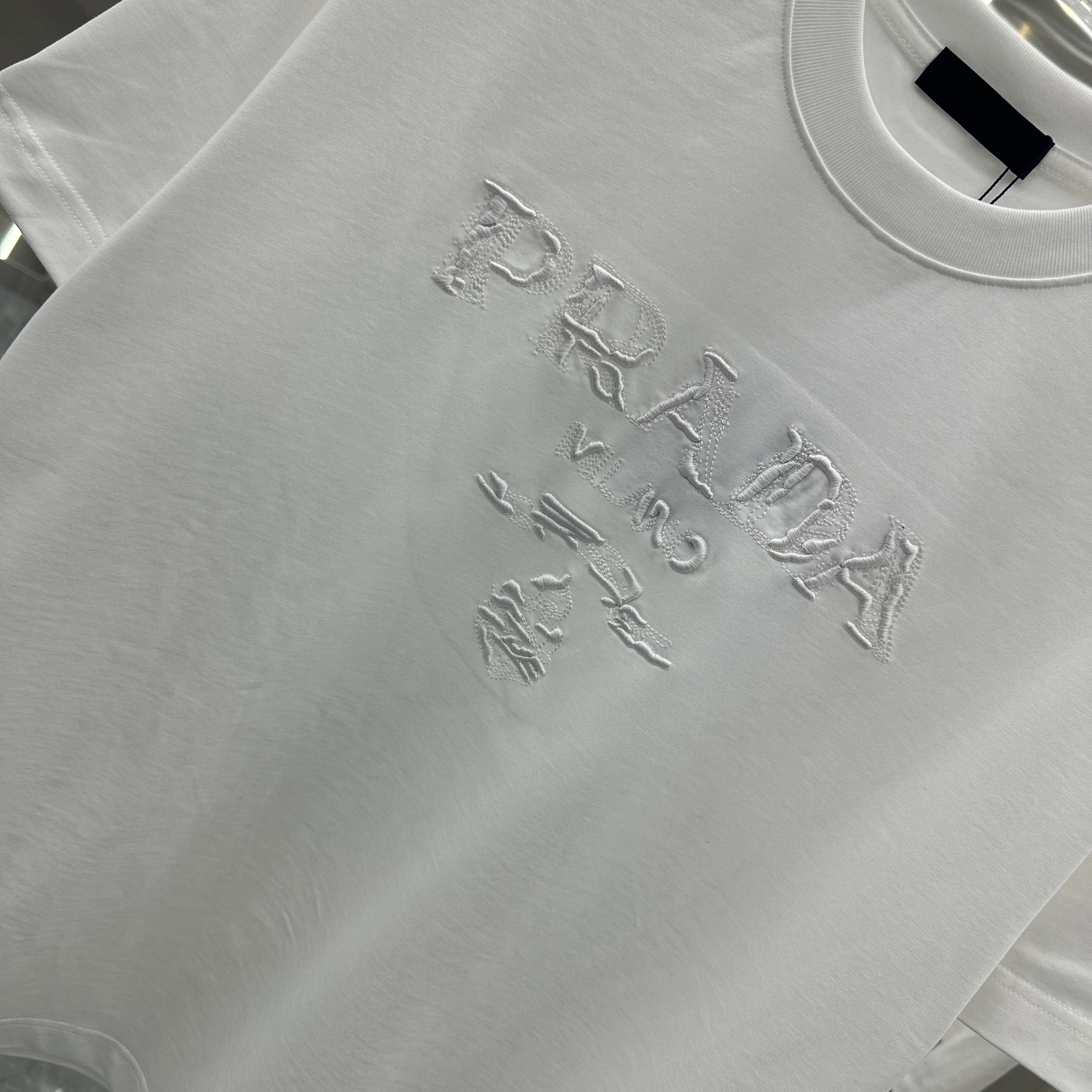 LuxluxHouse Best Quality Clothes T-shirt Prada