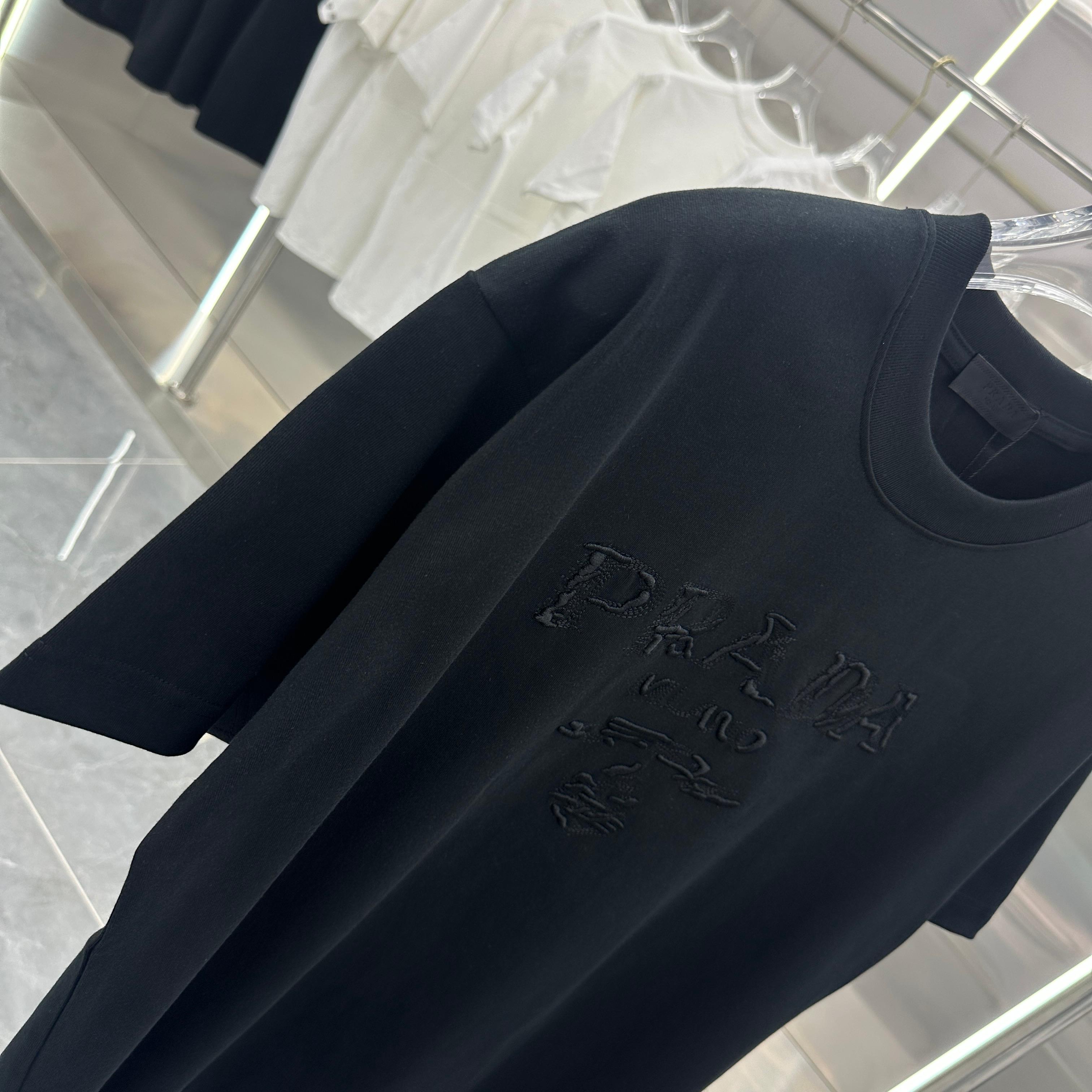 LuxluxHouse Best Quality Clothes T-shirt Prada