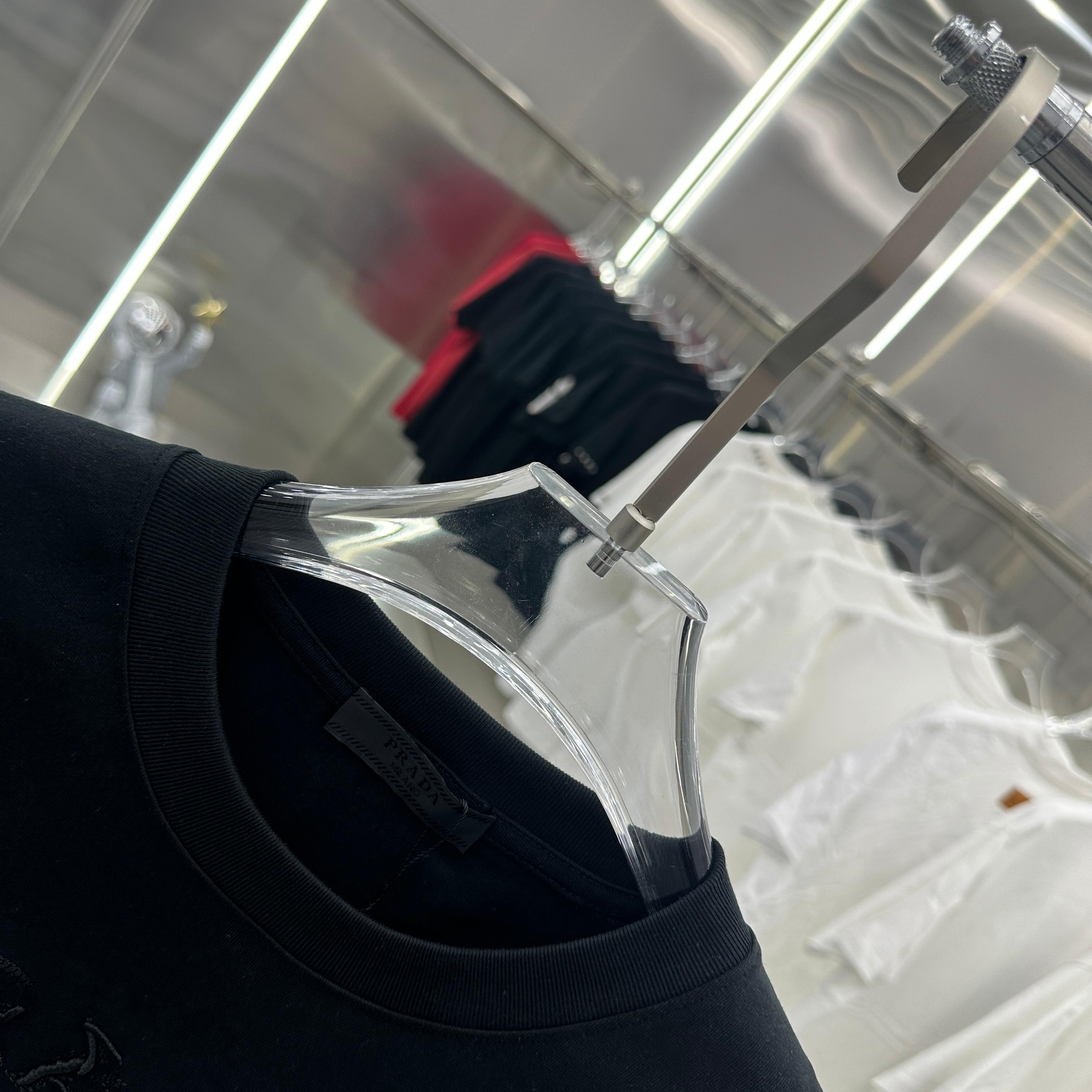 LuxluxHouse Best Quality Clothes T-shirt Prada