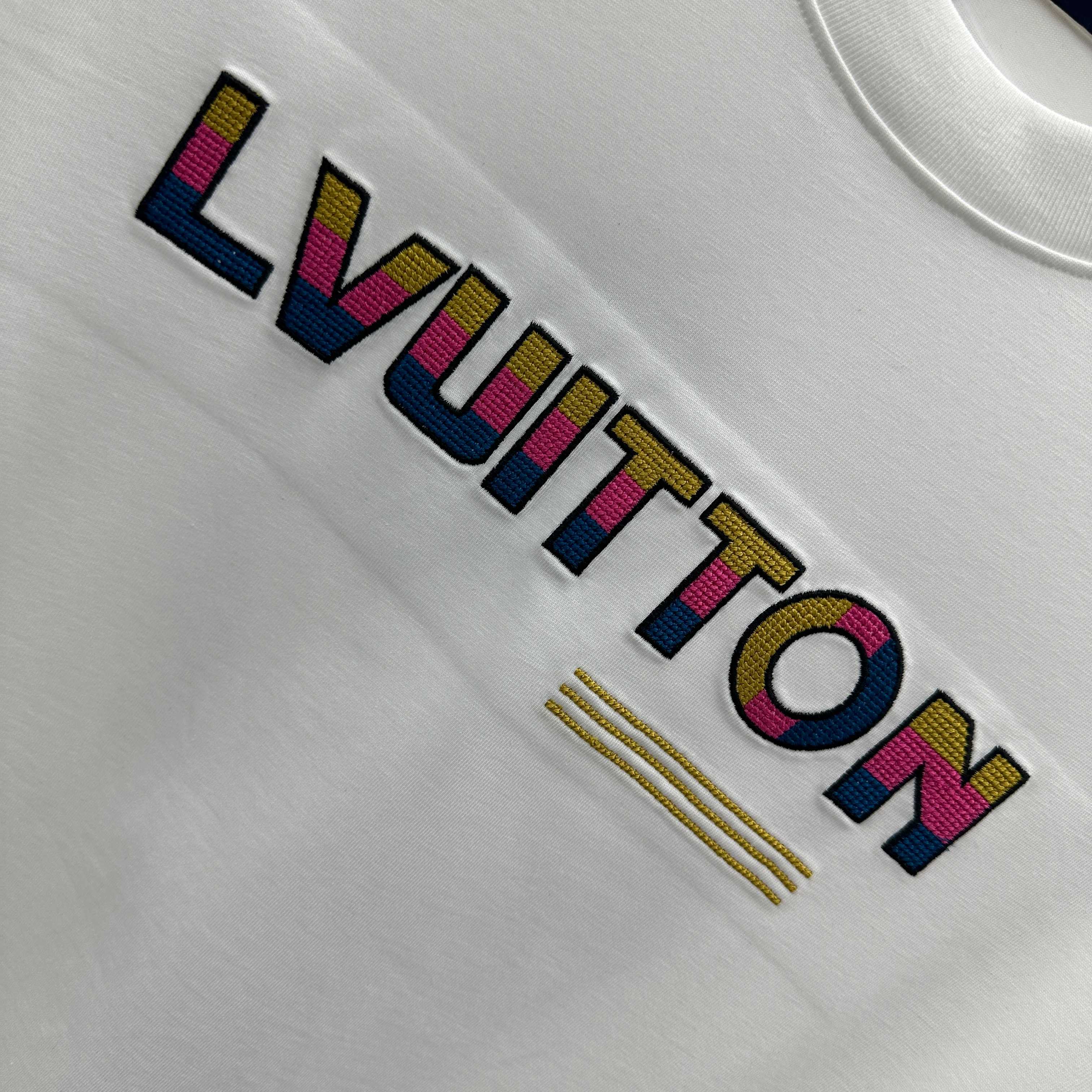 LuxluxHouse Best Quality Clothes T-shirt Louis Vuitton