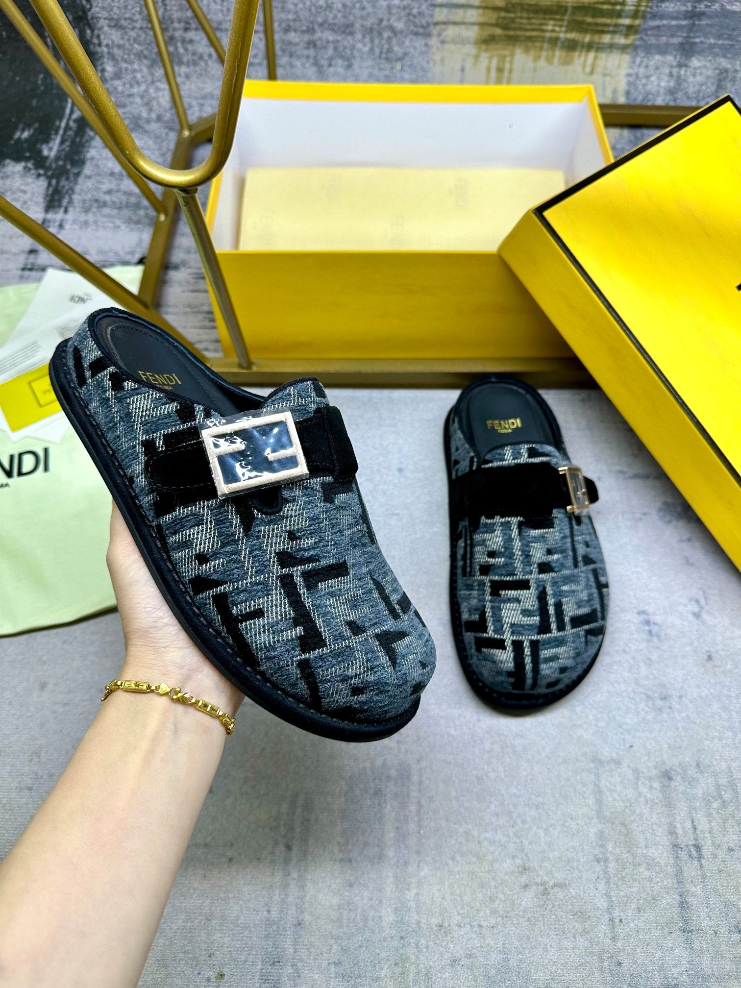 LuxluxHouse Best Quality Sandals Fendi