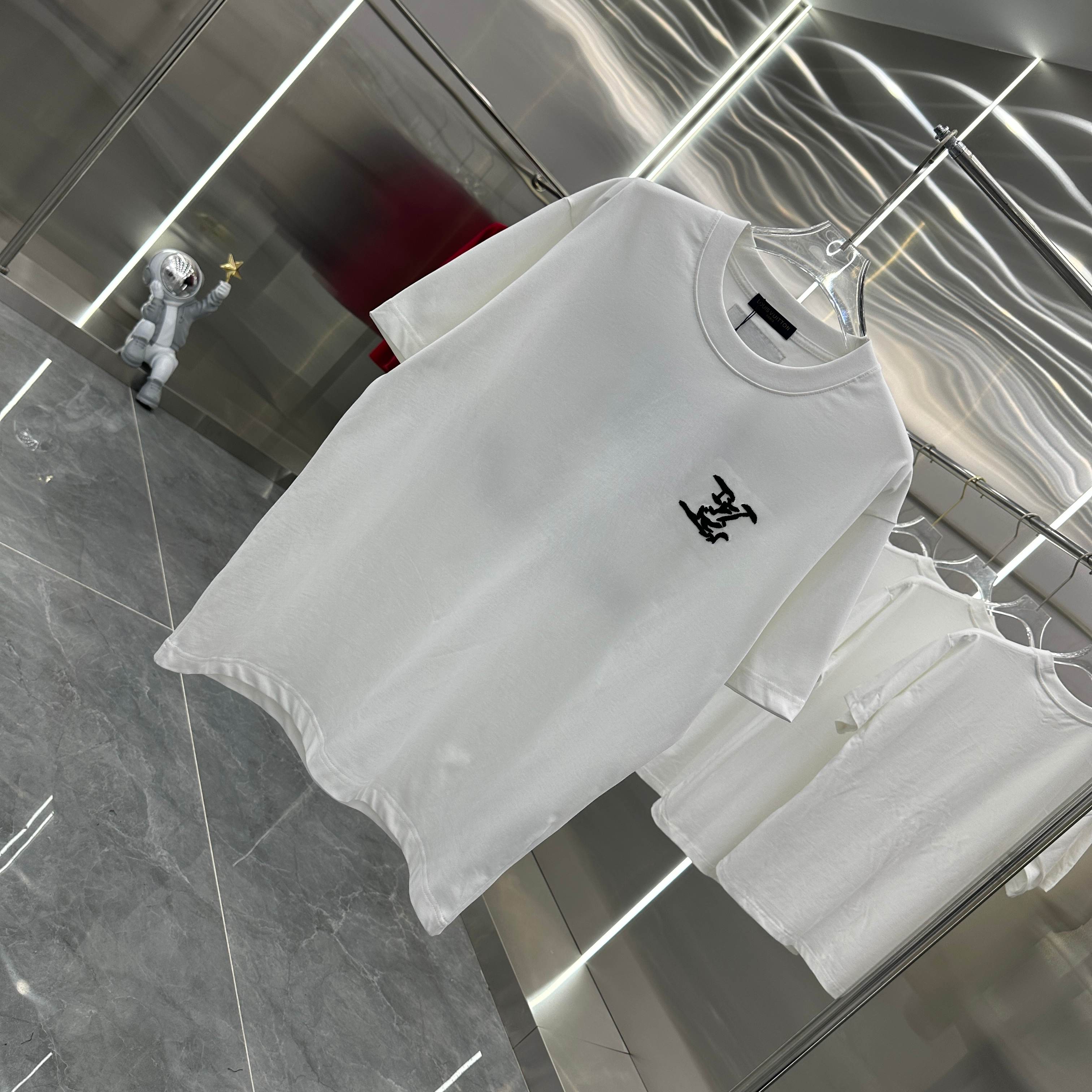 LuxluxHouse Best Quality Clothes T-shirt Louis Vuitton