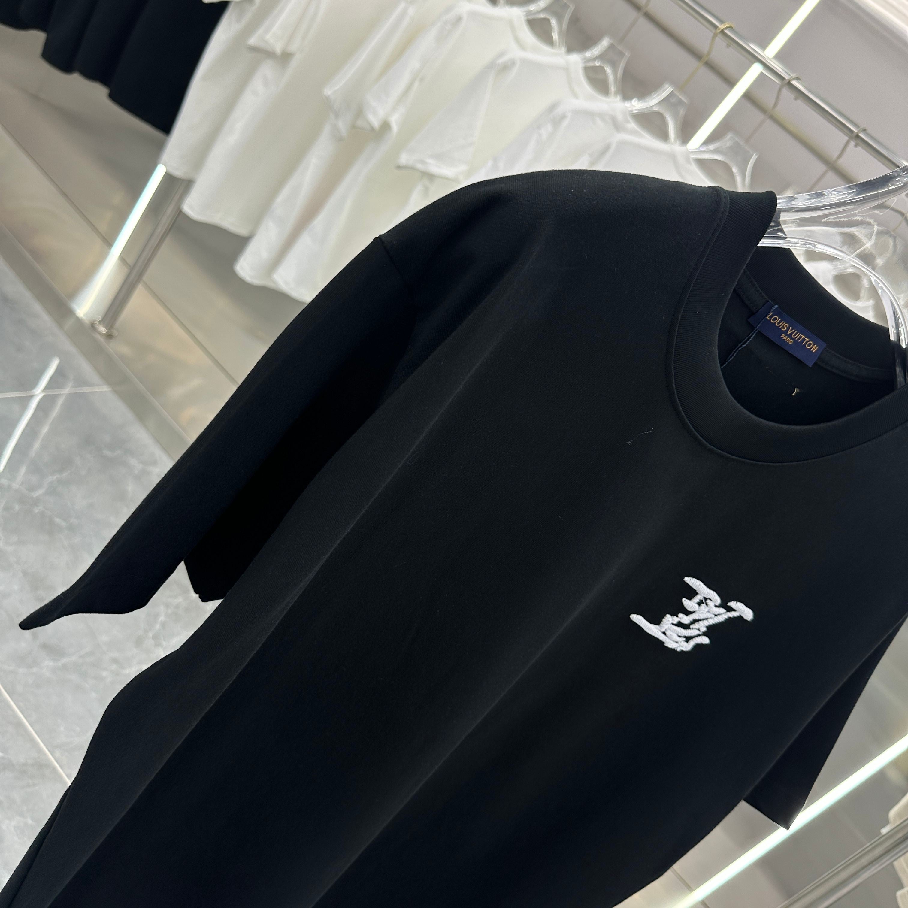 LuxluxHouse Best Quality Clothes T-shirt Louis Vuitton