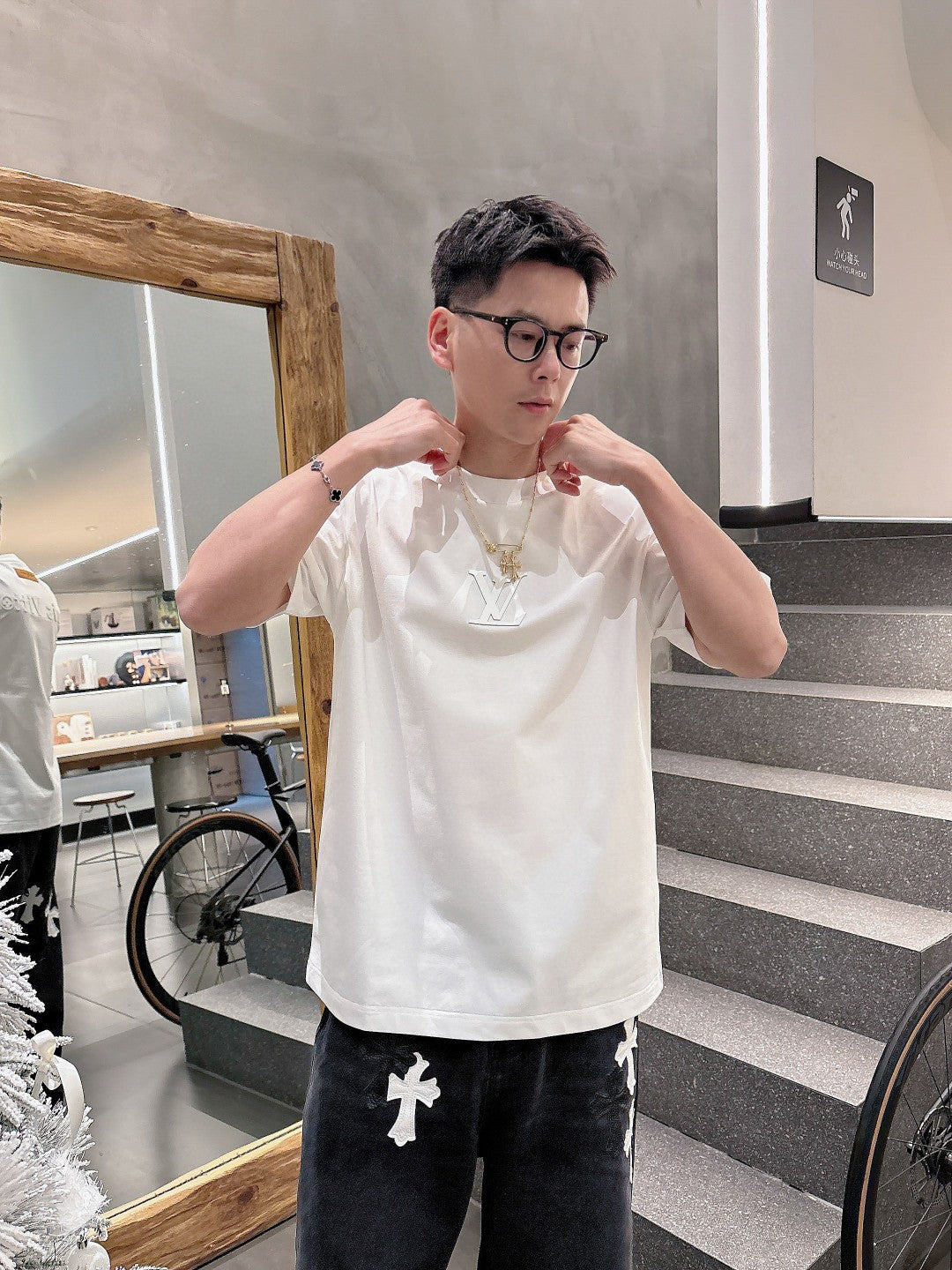 LuxluxHouse Best Quality Clothes T-shirt Louis Vuitton