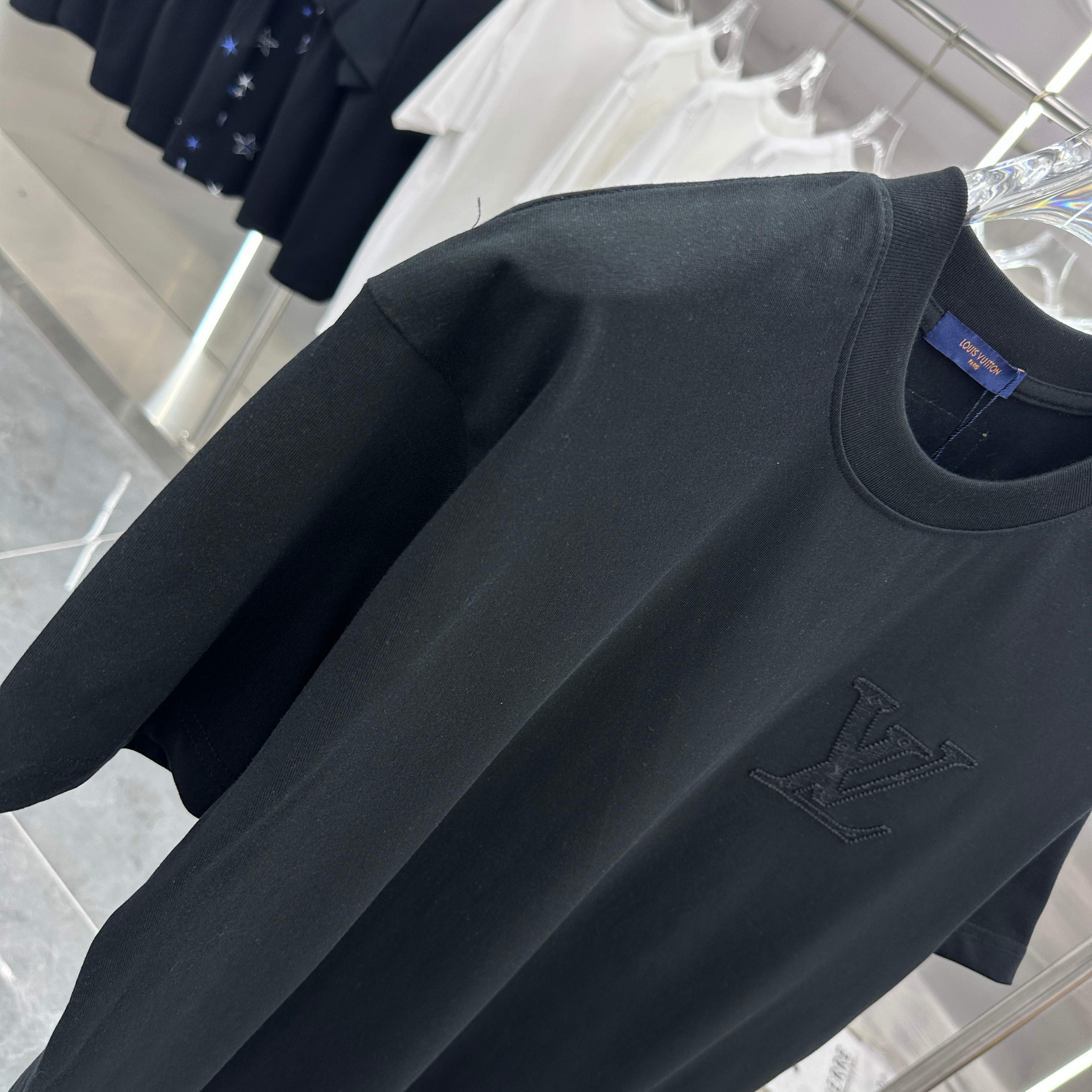 LuxluxHouse Best Quality Clothes T-shirt Louis Vuitton