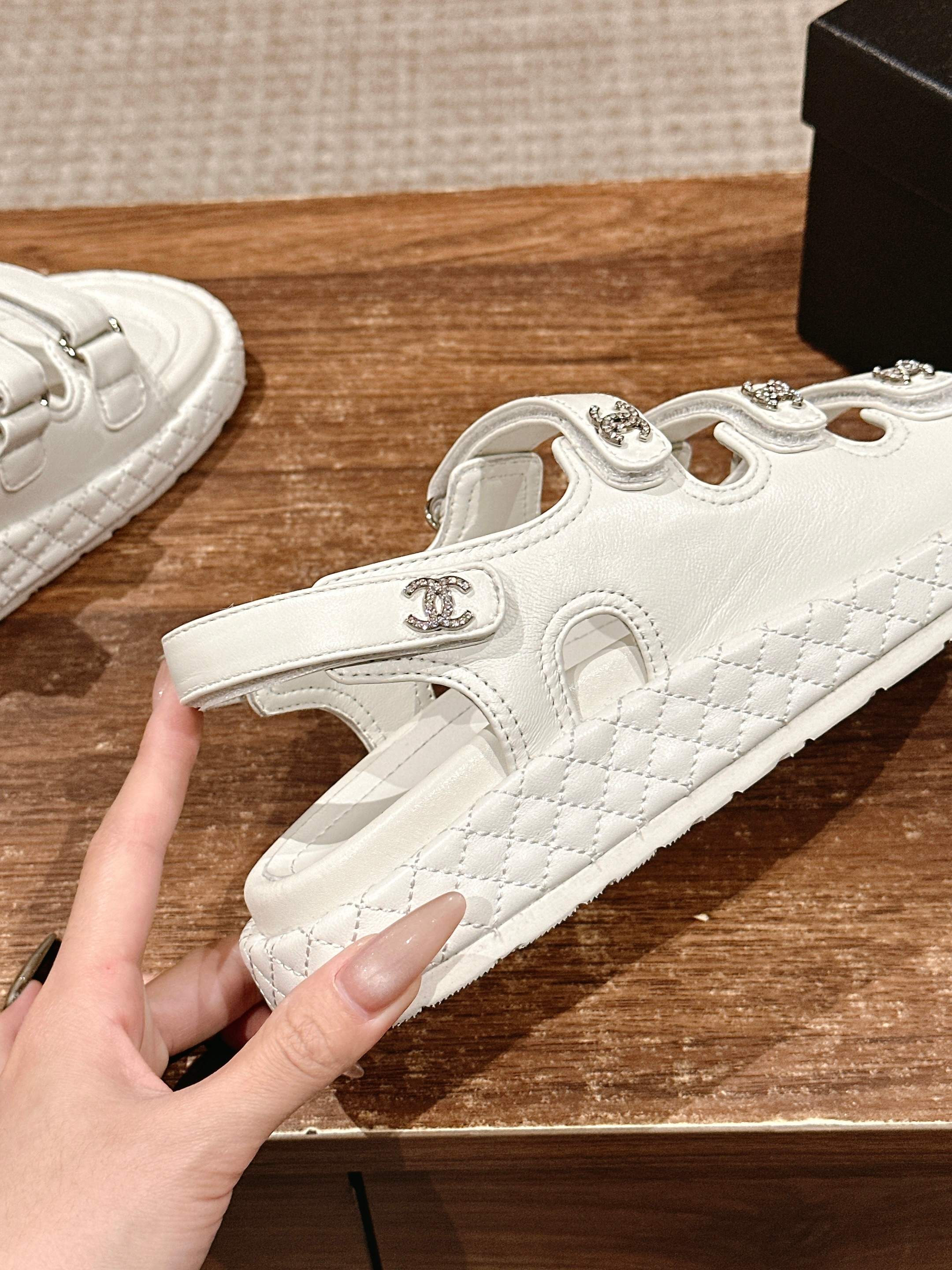 LuxluxHouse Best Quality Chanel Sandals