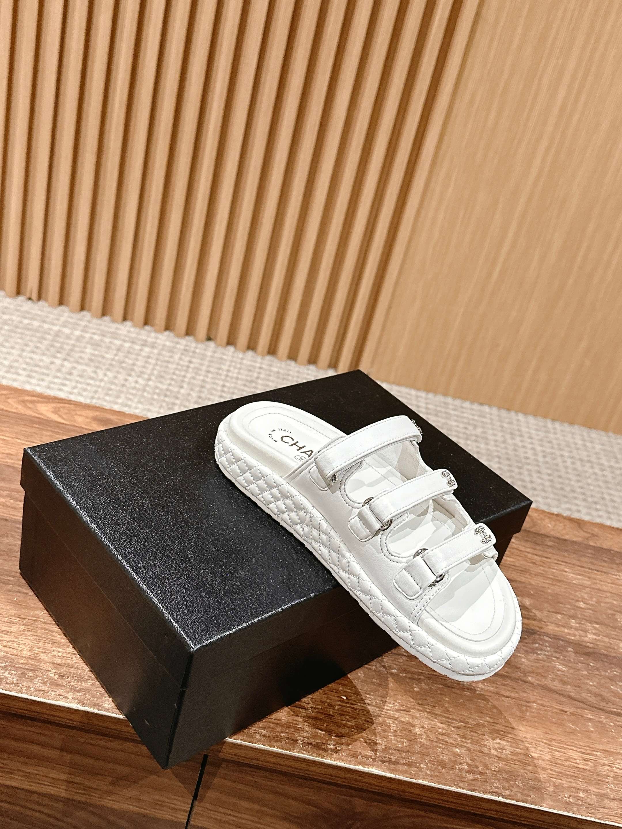 LuxluxHouse Best Quality Chanel Sandals