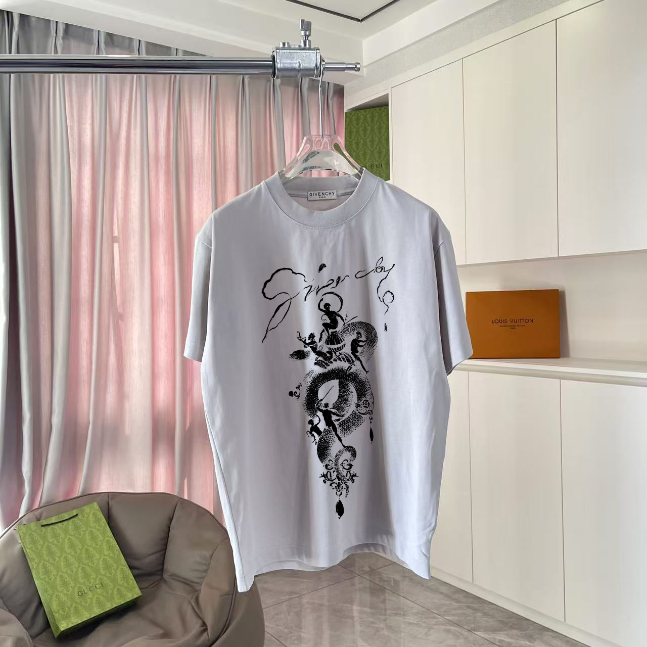 LuxluxHouse Best Quality Clothes Givenchy T-shirt
