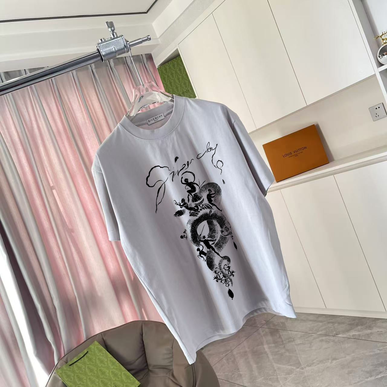 LuxluxHouse Best Quality Clothes Givenchy T-shirt