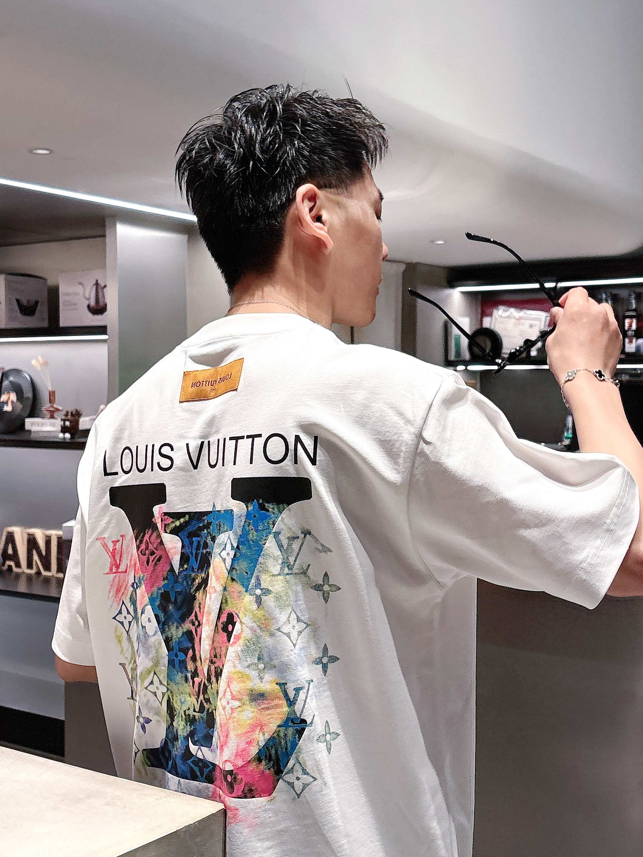 LuxluxHouse Best Quality Clothes T-shirt Louis Vuitton