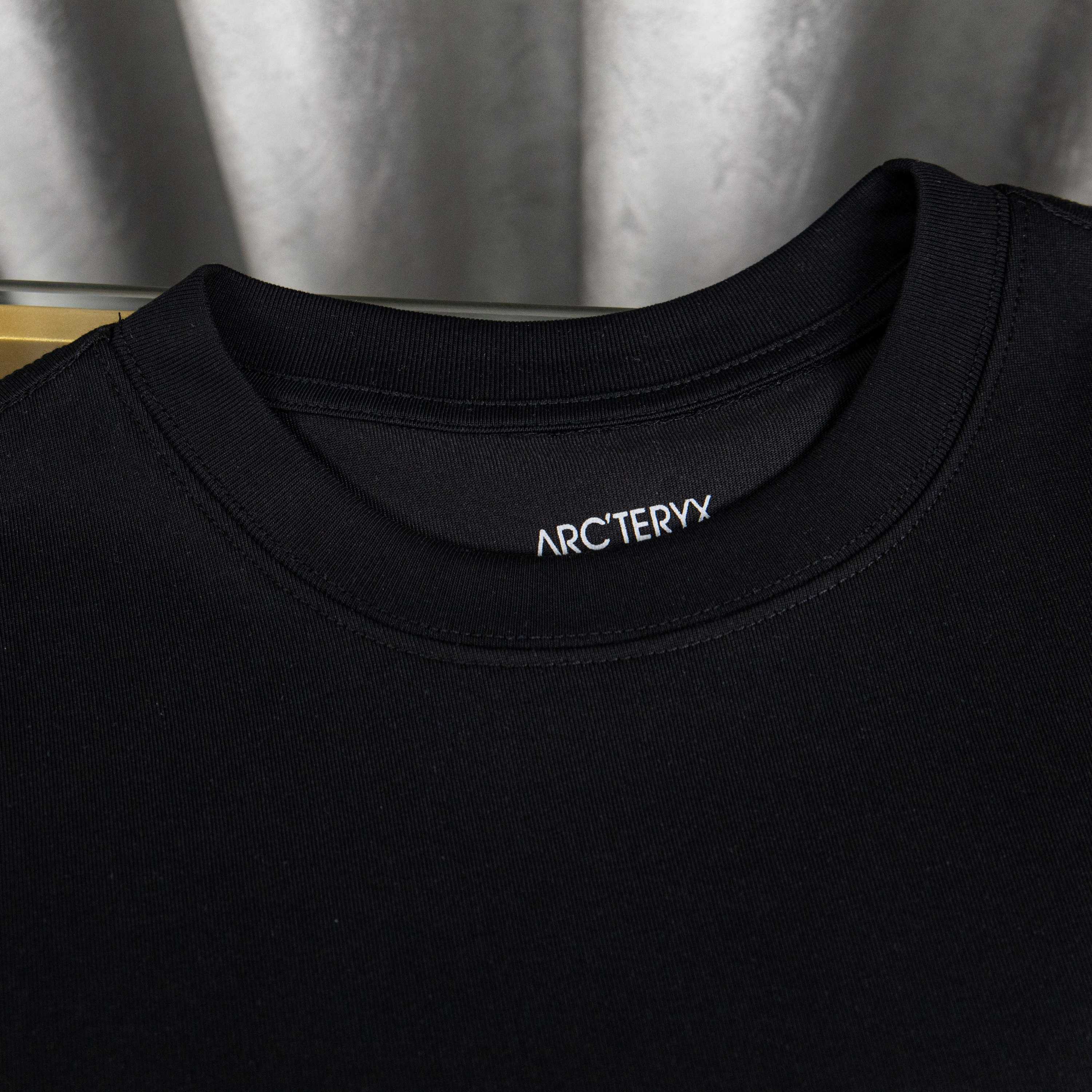 LuxluxHouse Best Quality Clothes T-shirt Arcteryx