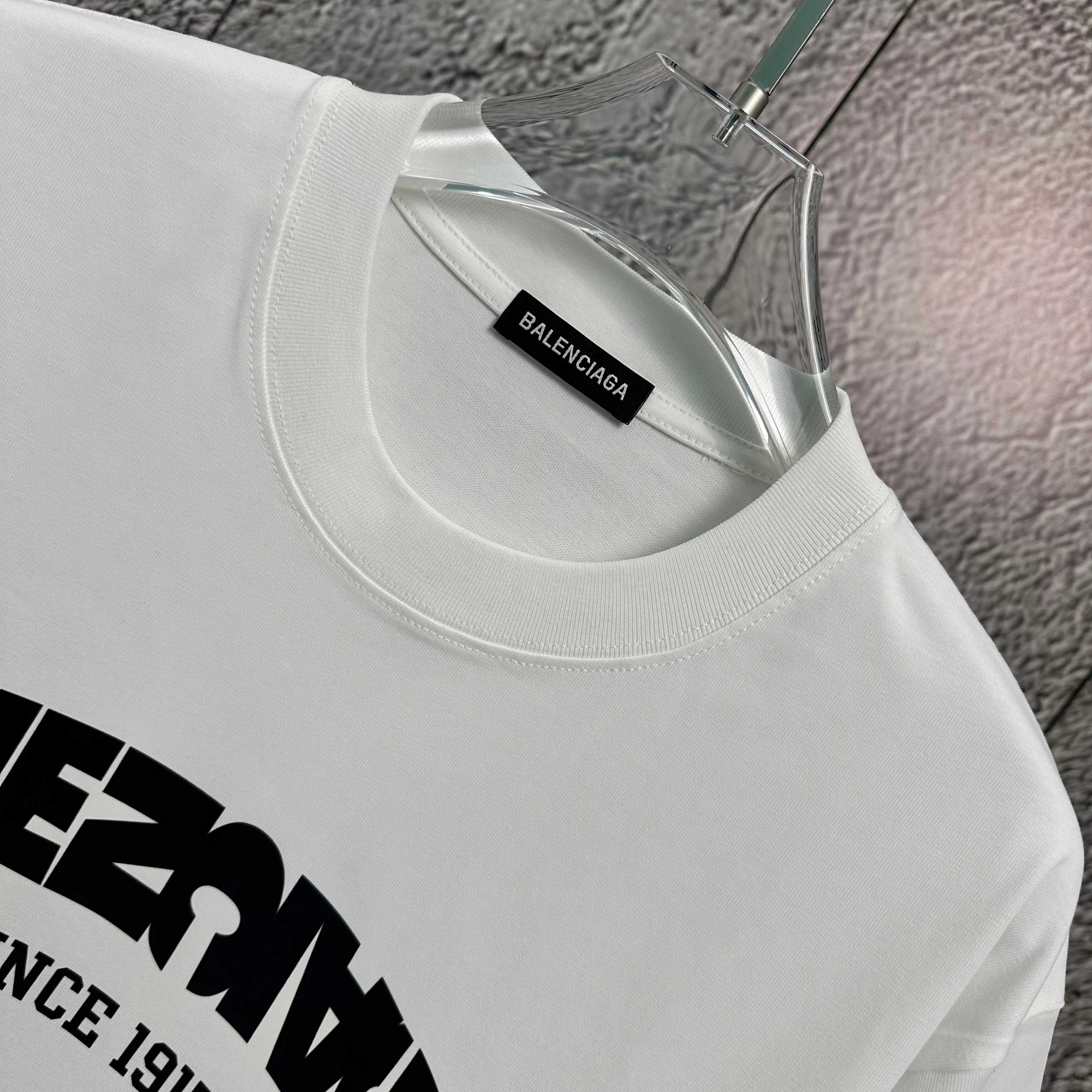LuxluxHouse Best Quality Clothes Balenciaga T-shirt