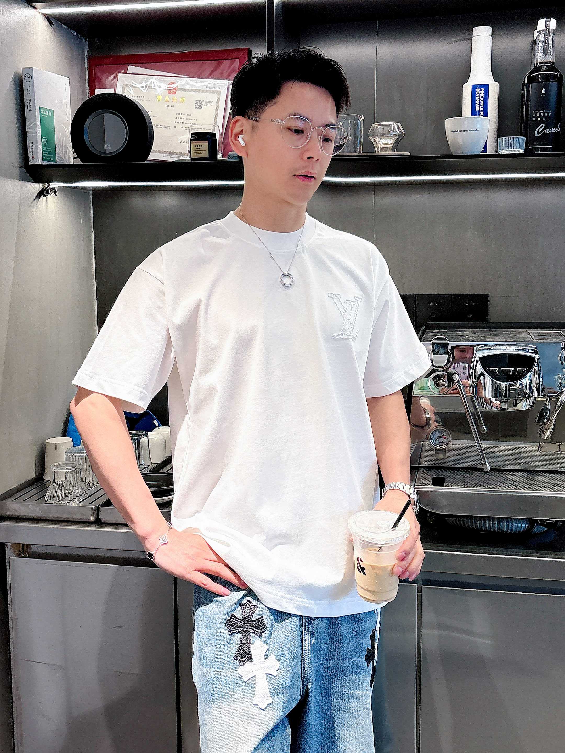 LuxluxHouse Best Quality Clothes T-shirt Louis Vuitton