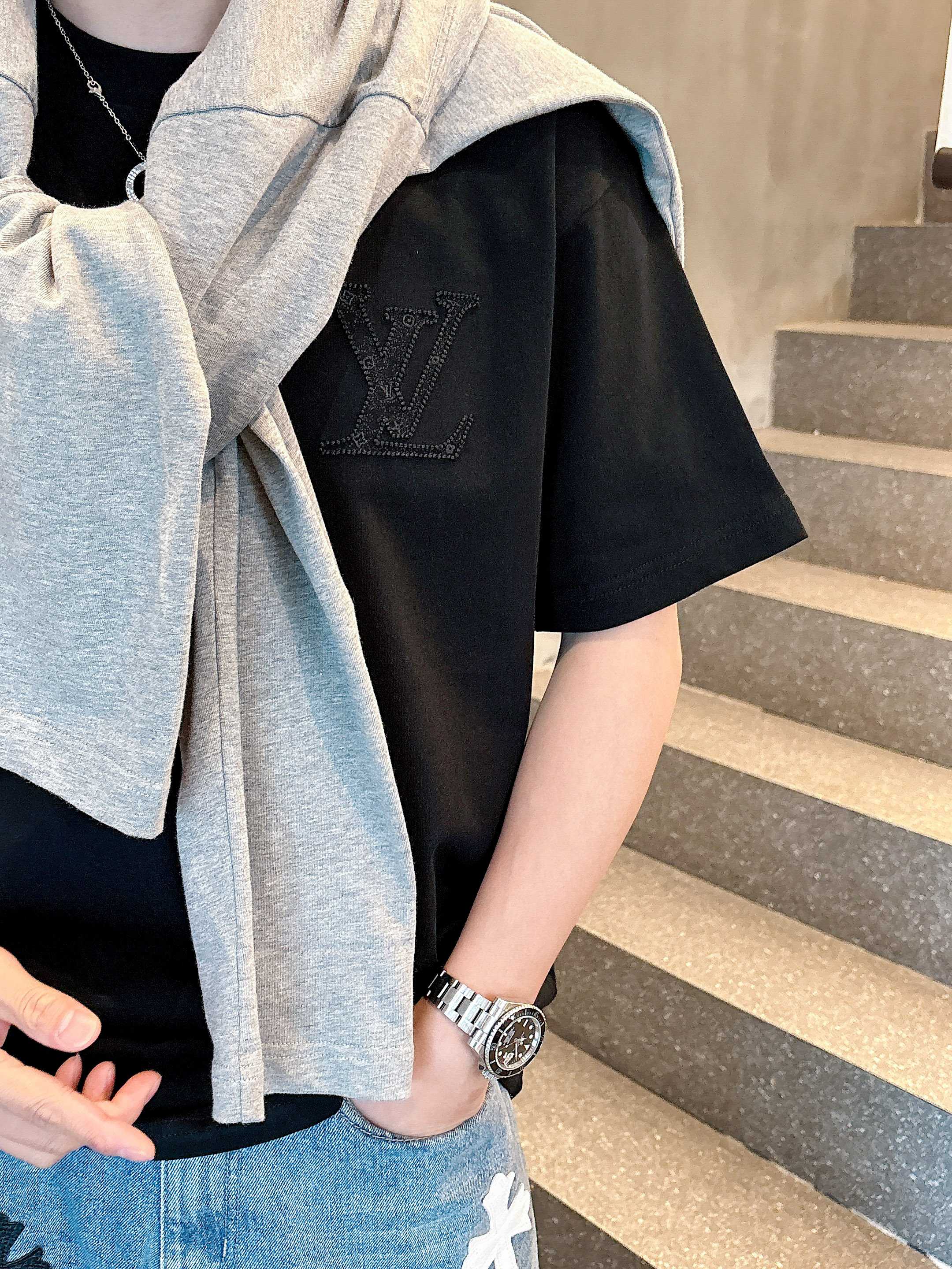 LuxluxHouse Best Quality Clothes T-shirt Louis Vuitton