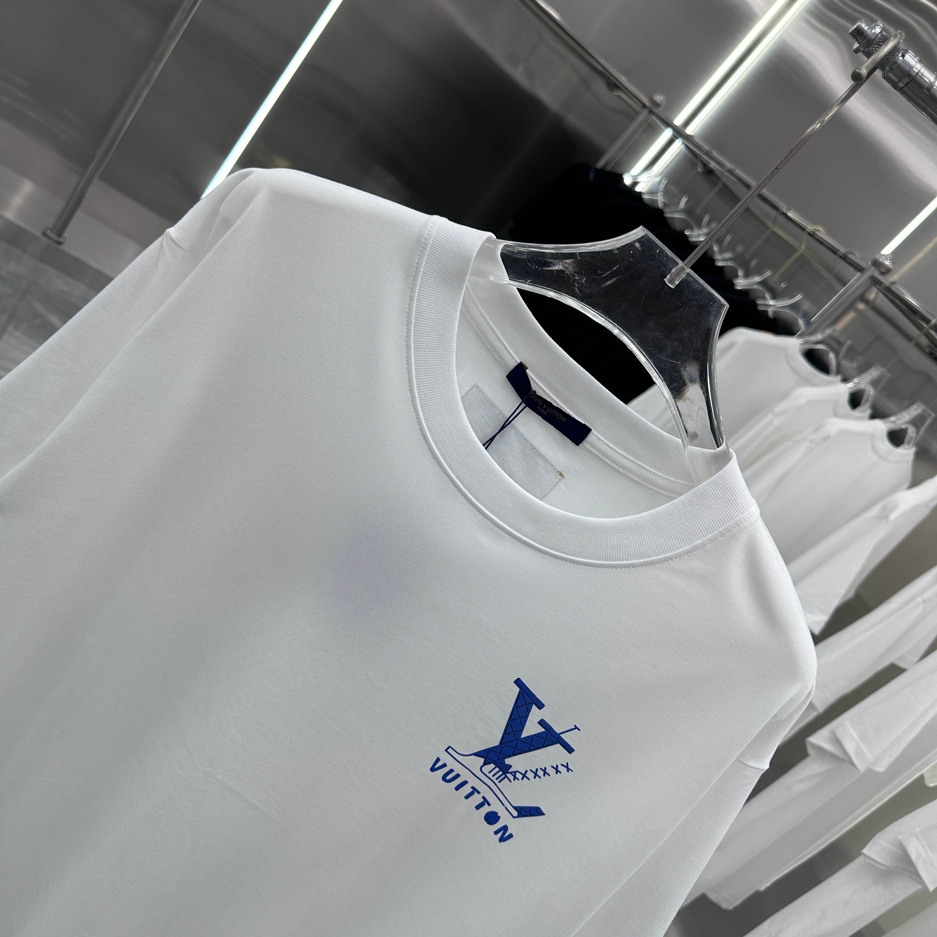 LuxluxHouse Best Quality Clothes T-shirt Louis Vuitton