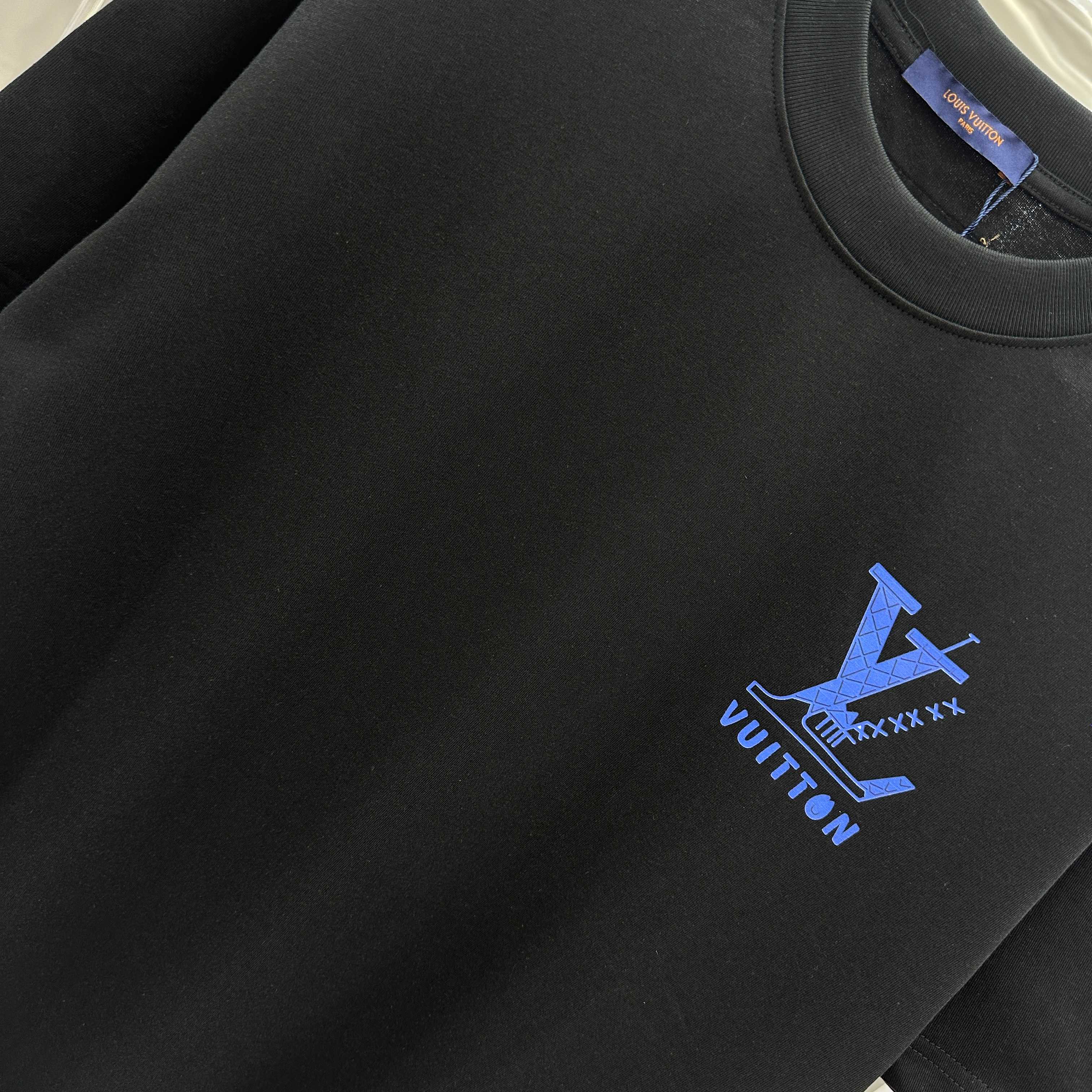 LuxluxHouse Best Quality Clothes T-shirt Louis Vuitton