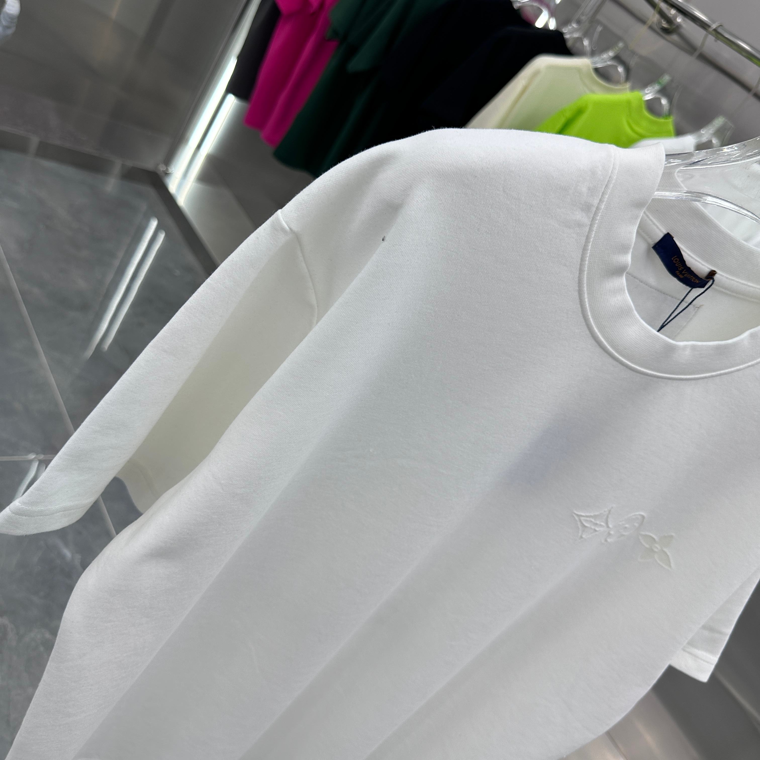 LuxluxHouse Best Quality Clothes T-shirt Louis Vuitton