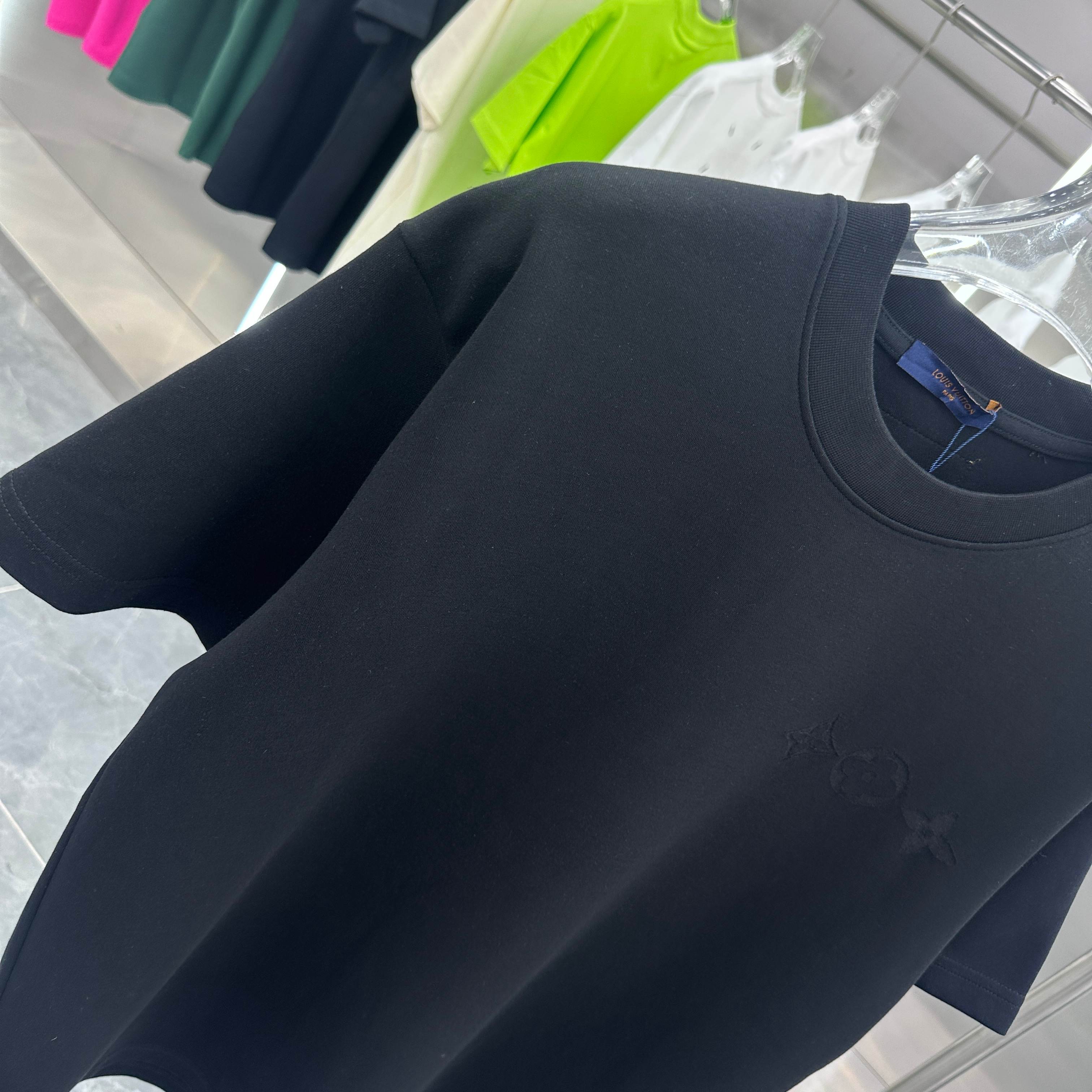 LuxluxHouse Best Quality Clothes T-shirt Louis Vuitton