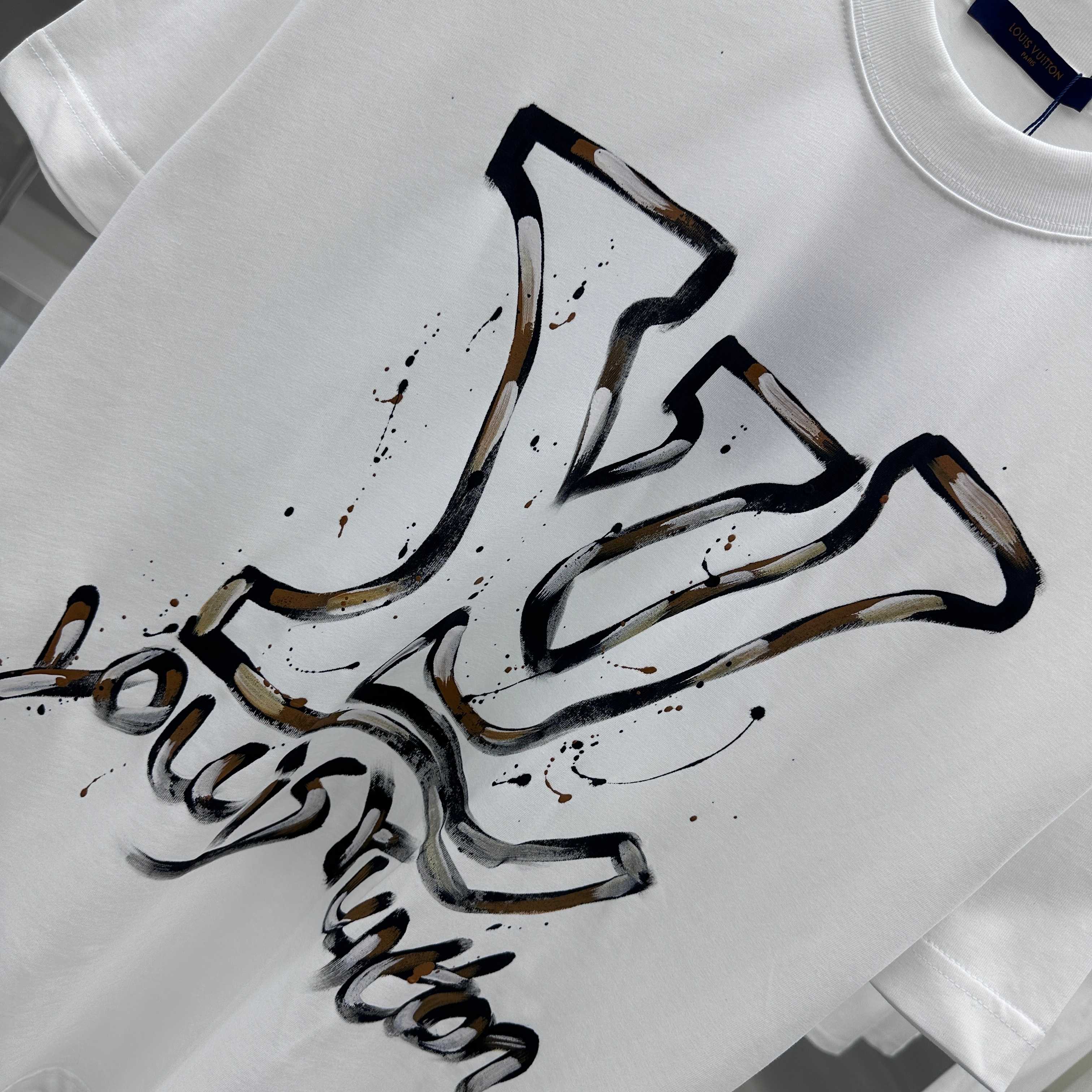 LuxluxHouse Best Quality Clothes T-shirt Louis Vuitton