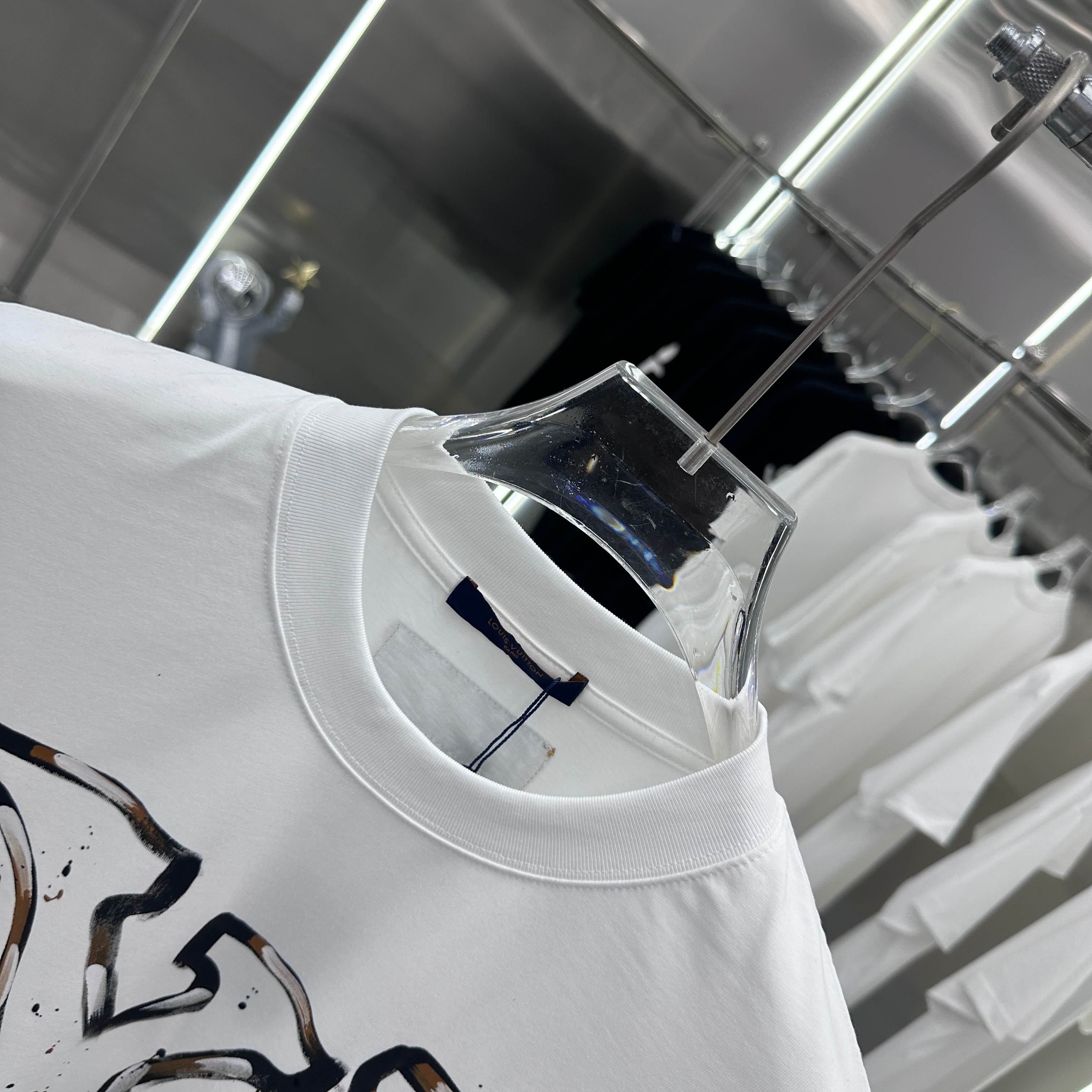 LuxluxHouse Best Quality Clothes T-shirt Louis Vuitton