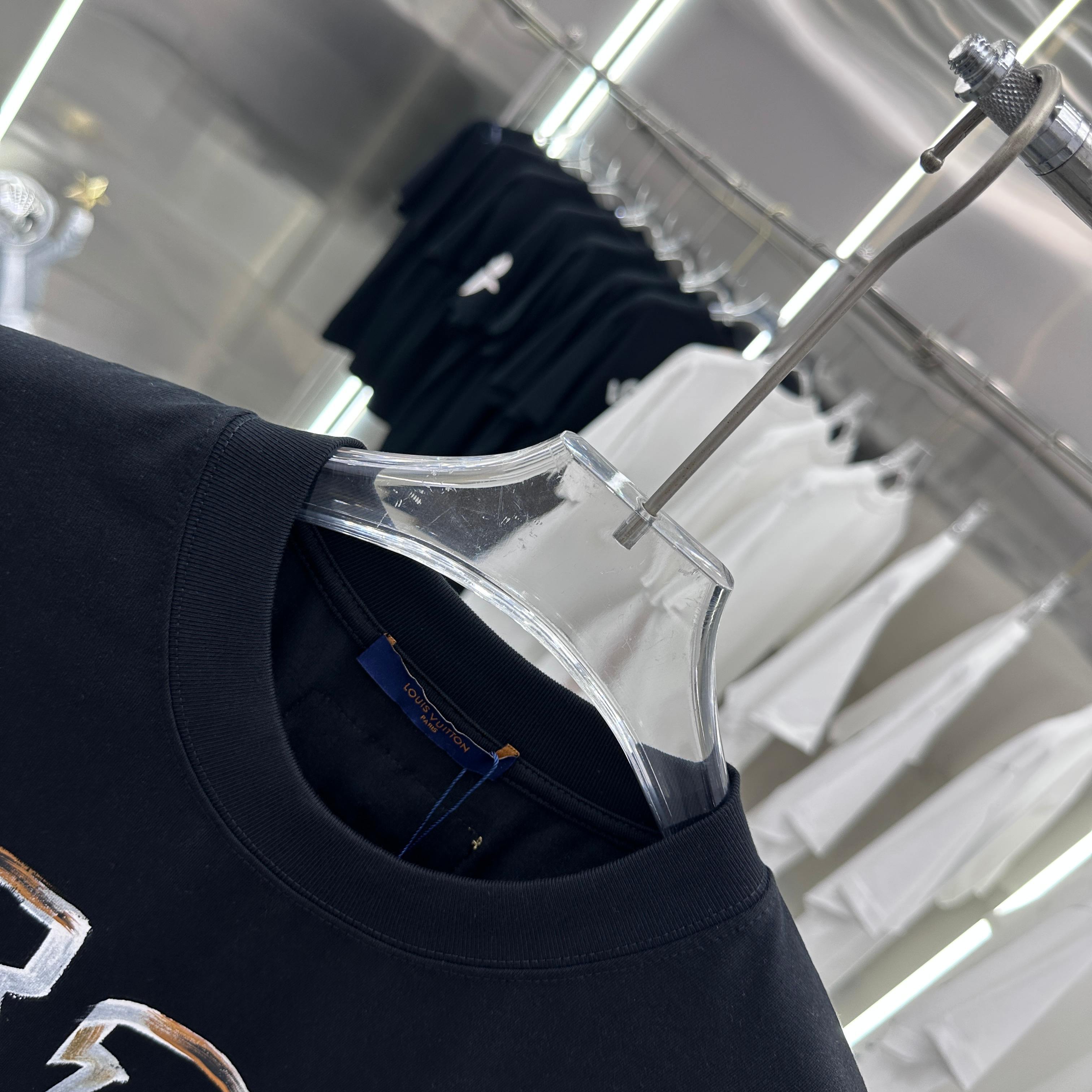 LuxluxHouse Best Quality Clothes T-shirt Louis Vuitton