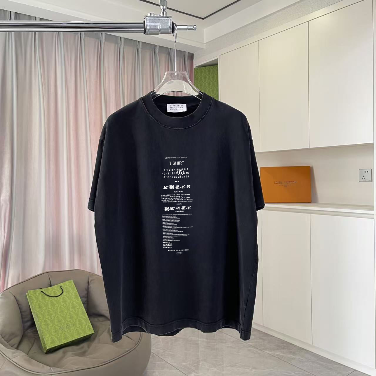 LuxluxHouse Best Quality Clothes T-shirt Chanel & Maison Margiela