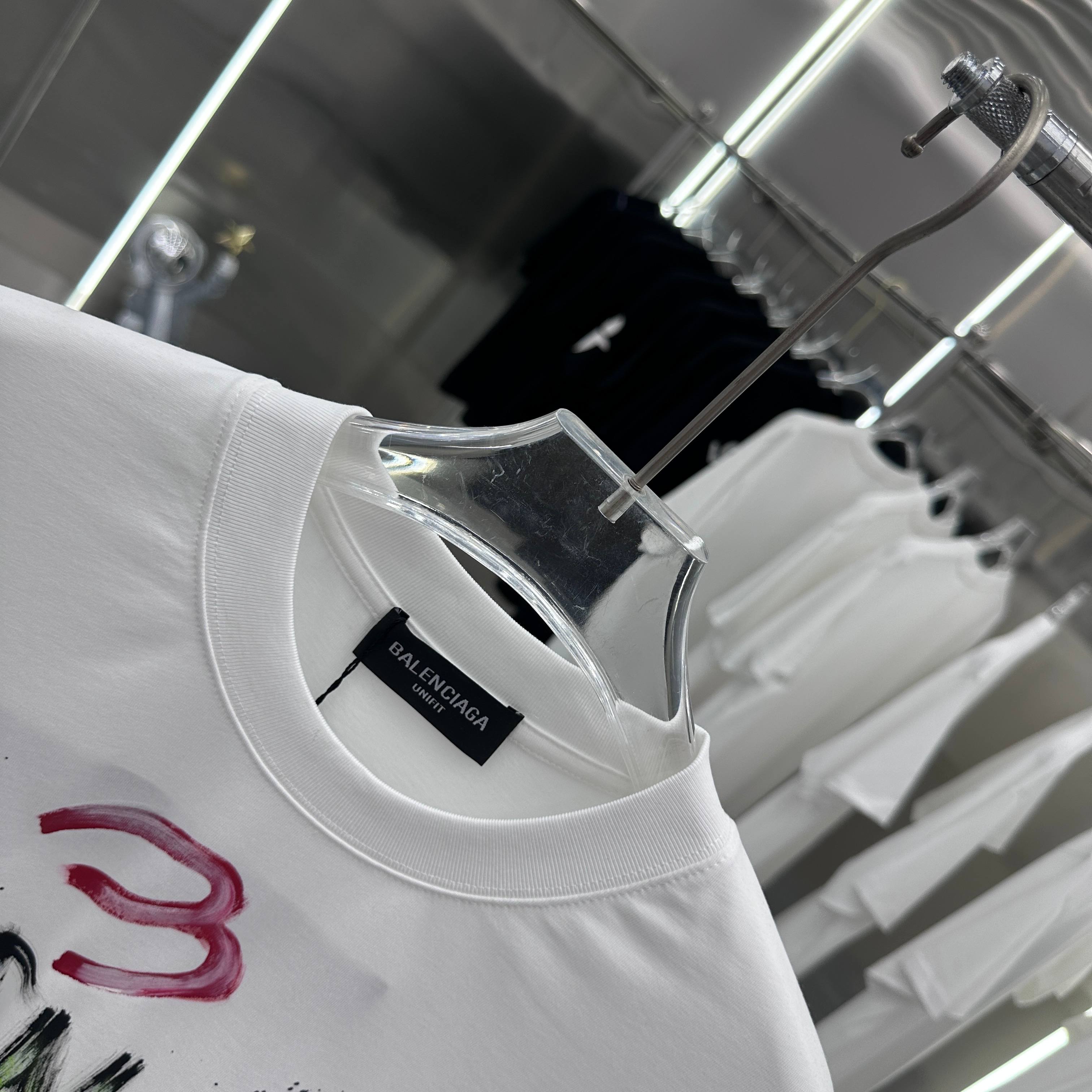 LuxluxHouse Best Quality Clothes Balenciaga T-shirt