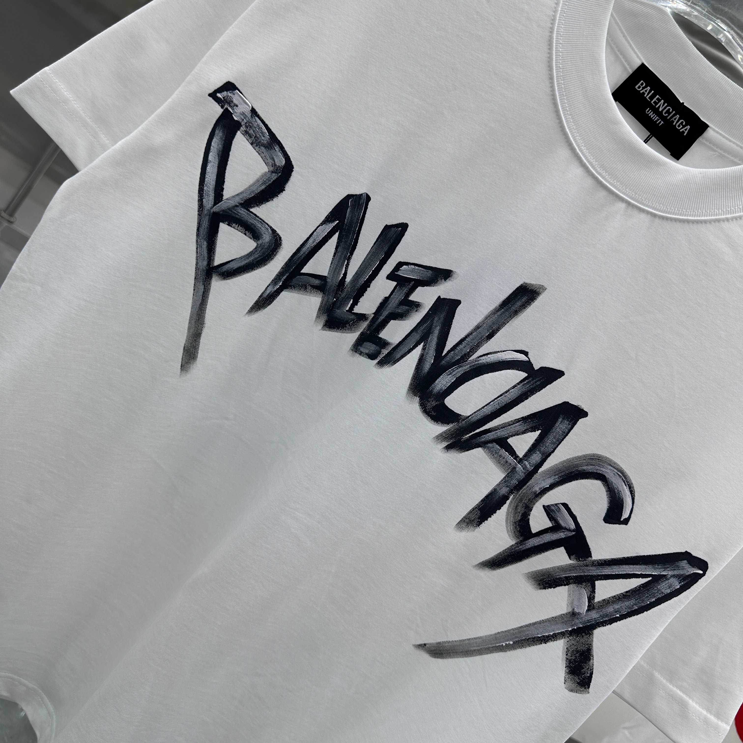 LuxluxHouse Best Quality Clothes Balenciaga T-shirt