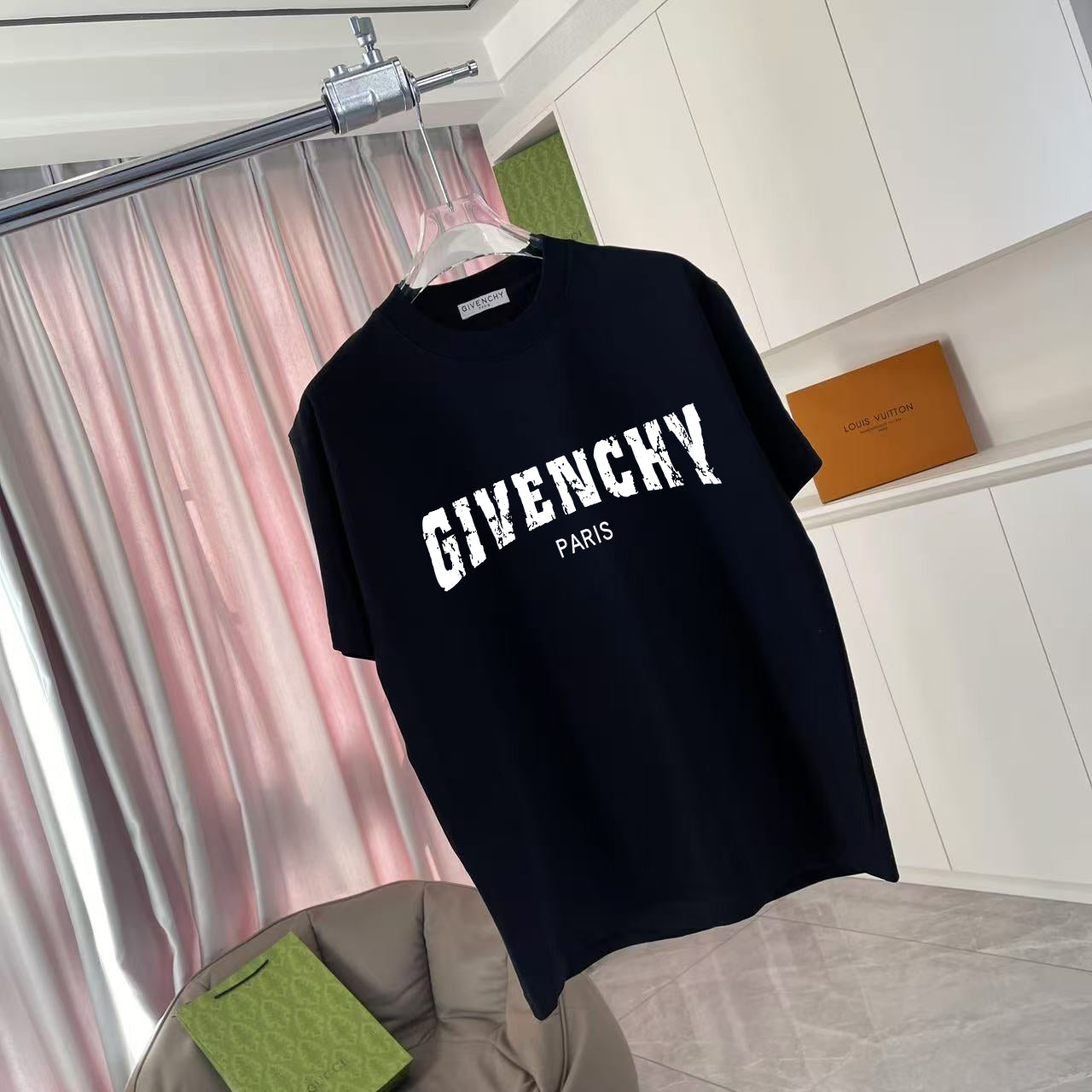 LuxluxHouse Best Quality Clothes Givenchy T-shirt
