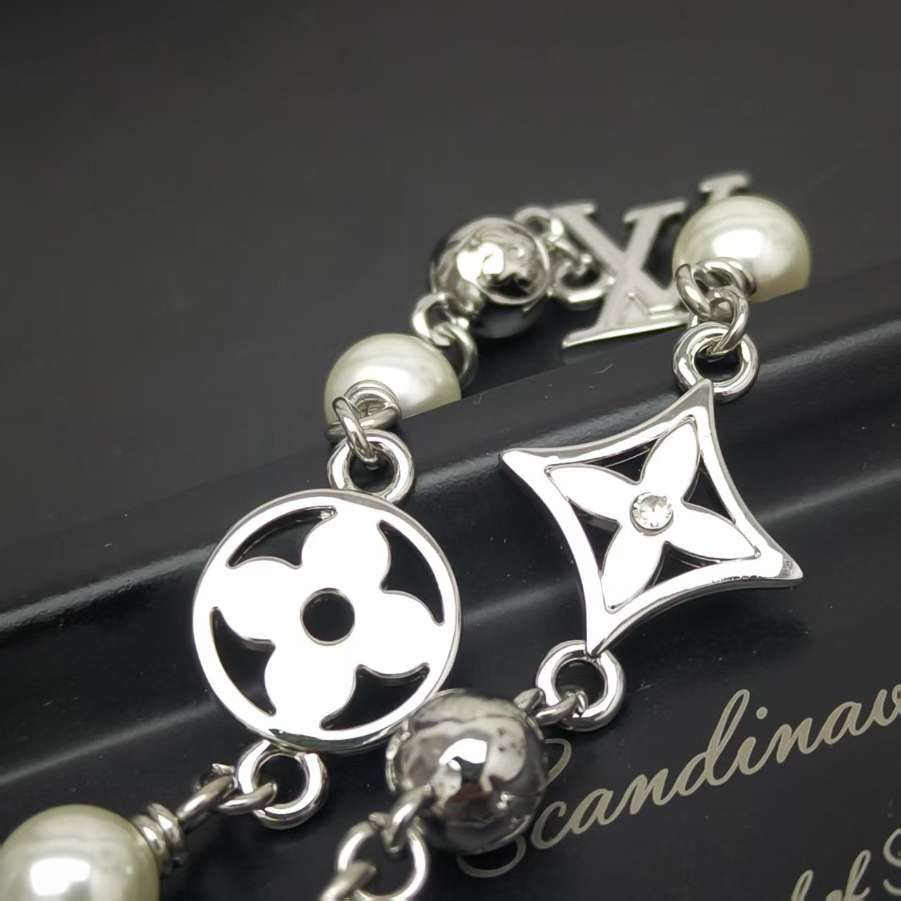 LuxluxHouse Best Quality Accessories Necklace Bracelet Louis Vuitton