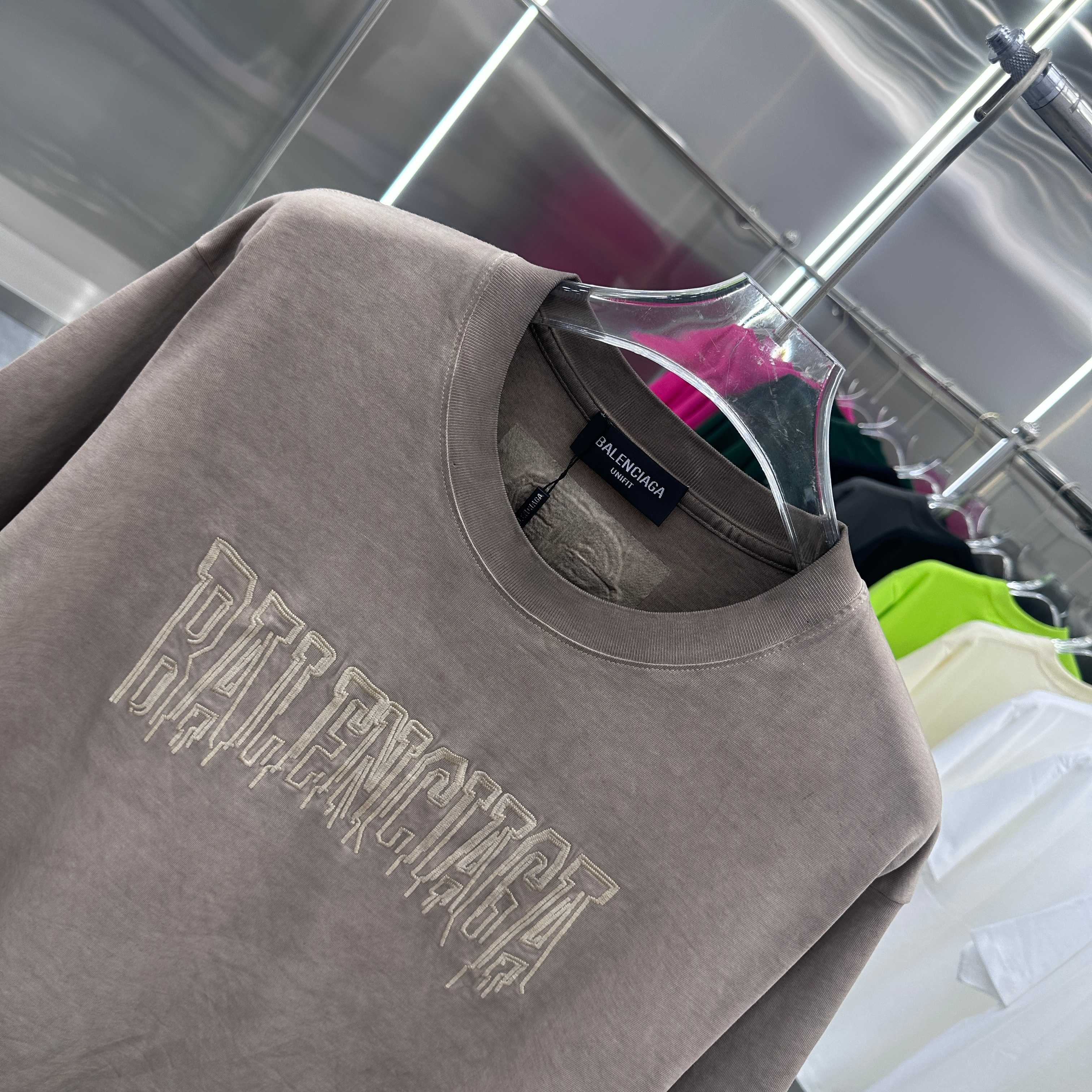 LuxluxHouse Best Quality Clothes Balenciaga T-shirt