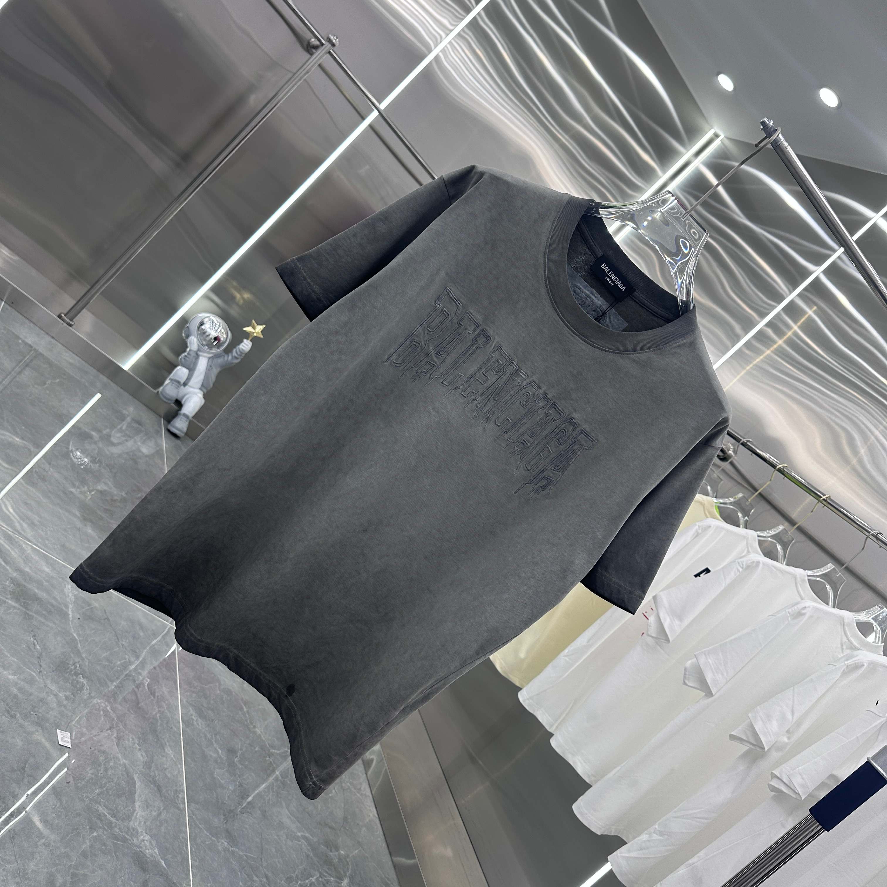 LuxluxHouse Best Quality Clothes Balenciaga T-shirt