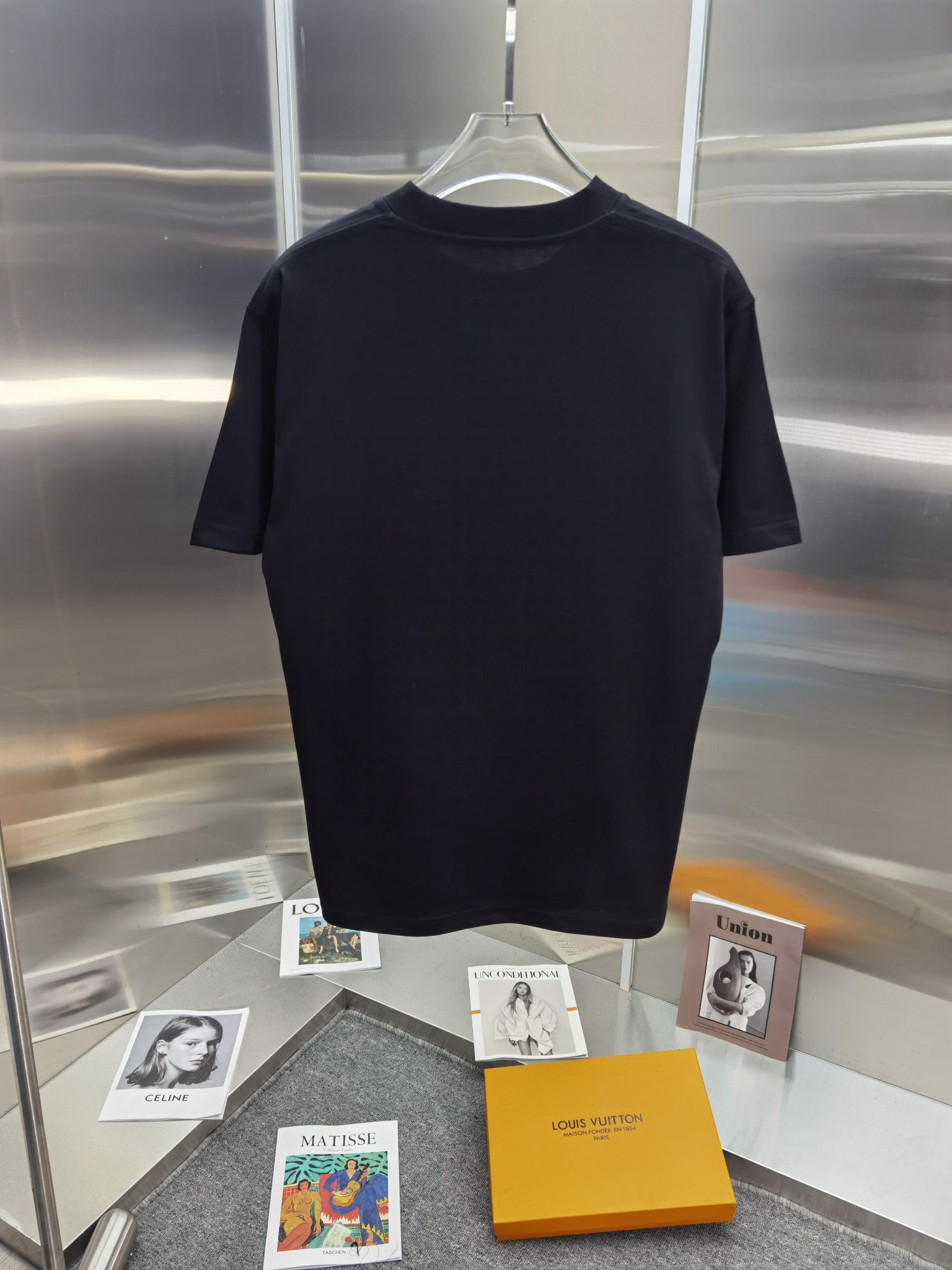 LuxluxHouse Best Quality Clothes T-shirt Loewe